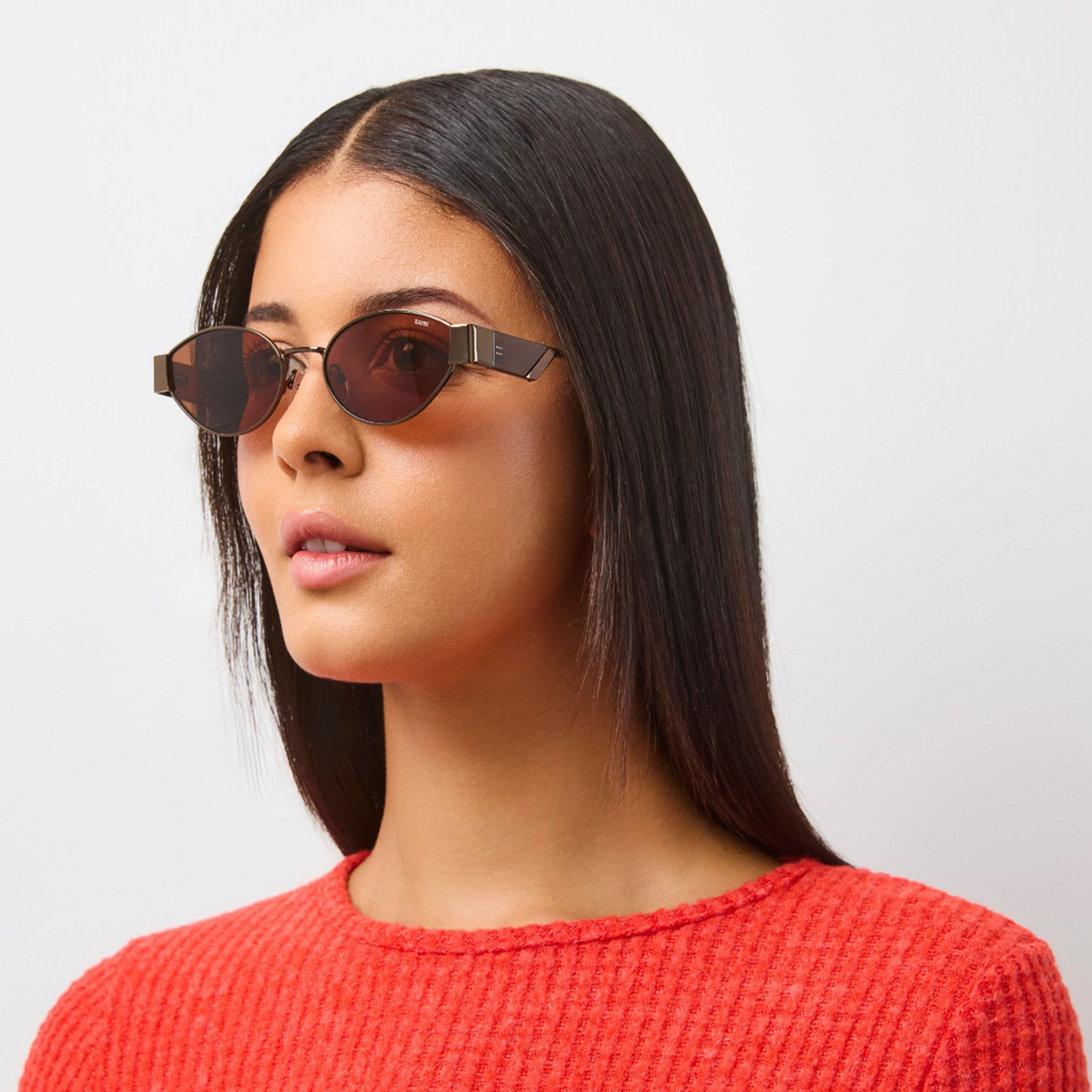بلاك آوت-  نظارة شمسية بيضاوية بنية   53 مم BLA-000300-0404-women-sunglasses-image-5