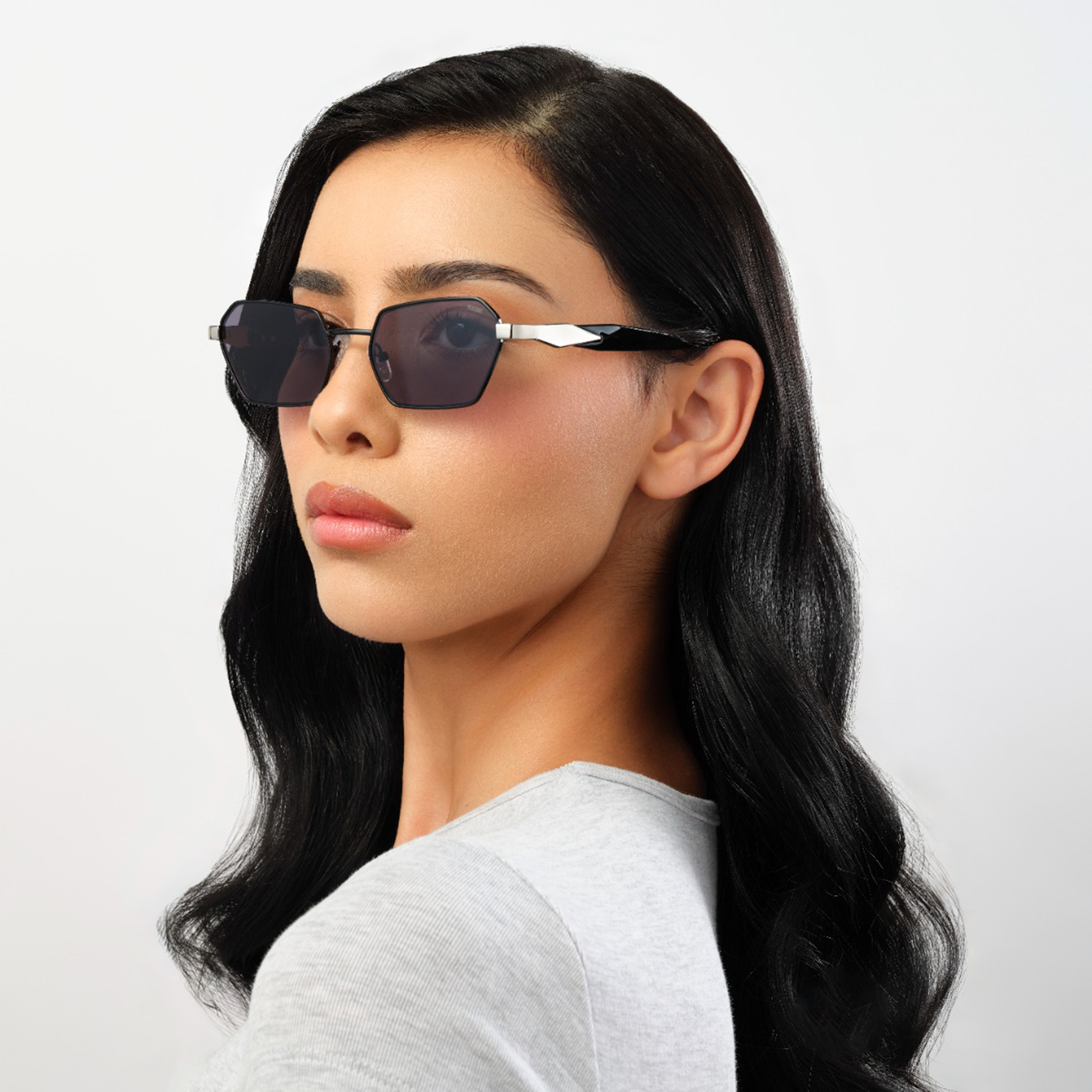 بلاك آوت-  نظارة شمسية هندسية رمادية   52 مم BLA-000315-0107-women-sunglasses-image-4