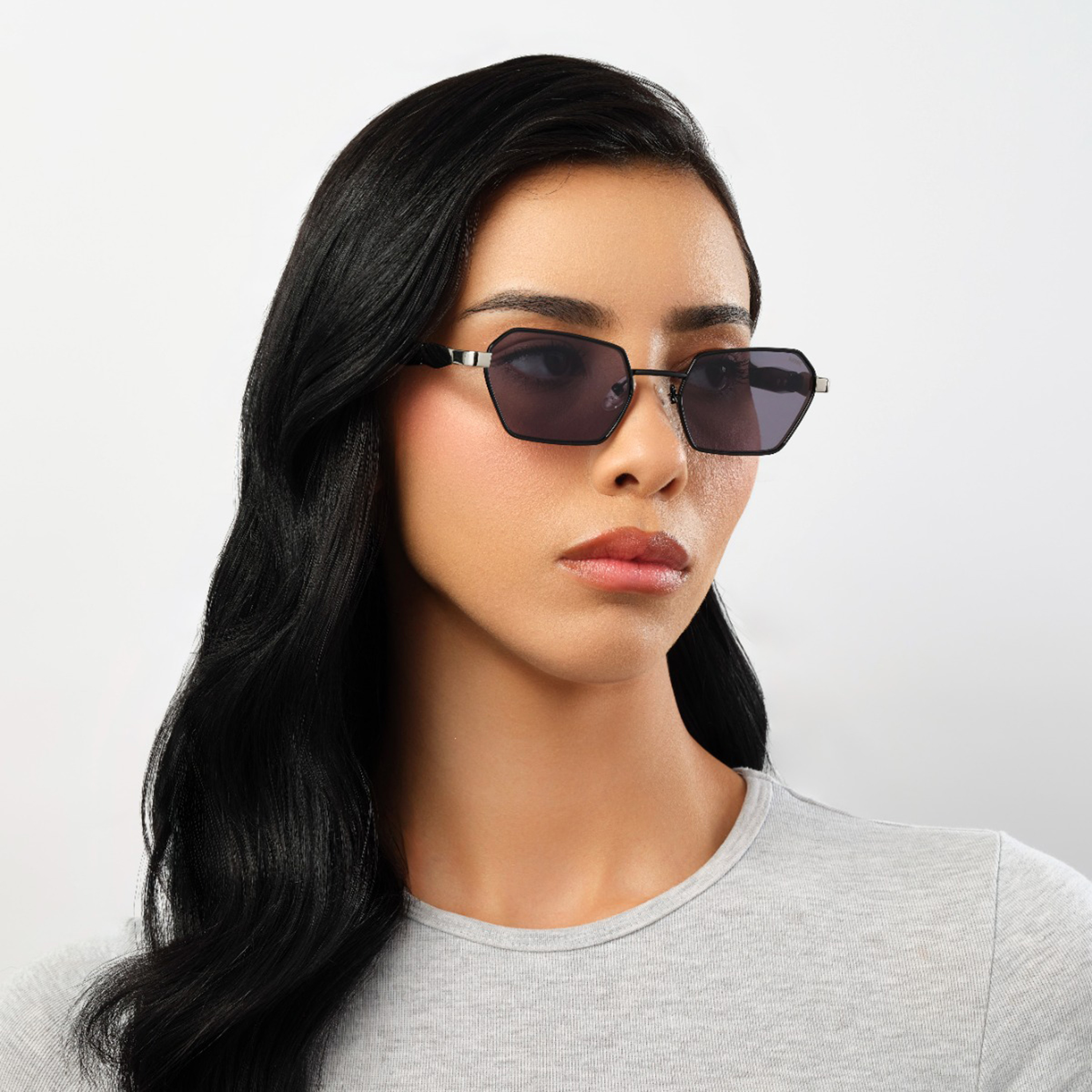 بلاك آوت-  نظارة شمسية هندسية رمادية   52 مم BLA-000315-0107-women-sunglasses-image-5