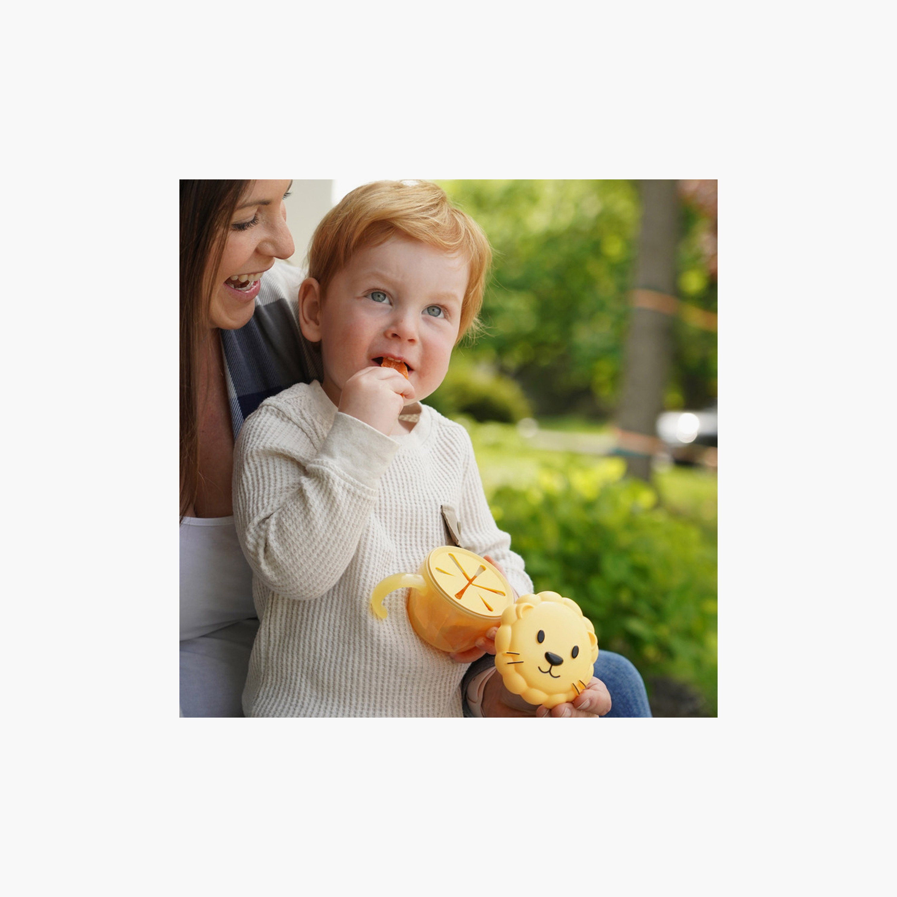 Melii Snack Container with Finger Trap - Lion - Yellow-baby-feeding-mealtimeessentials-image-4