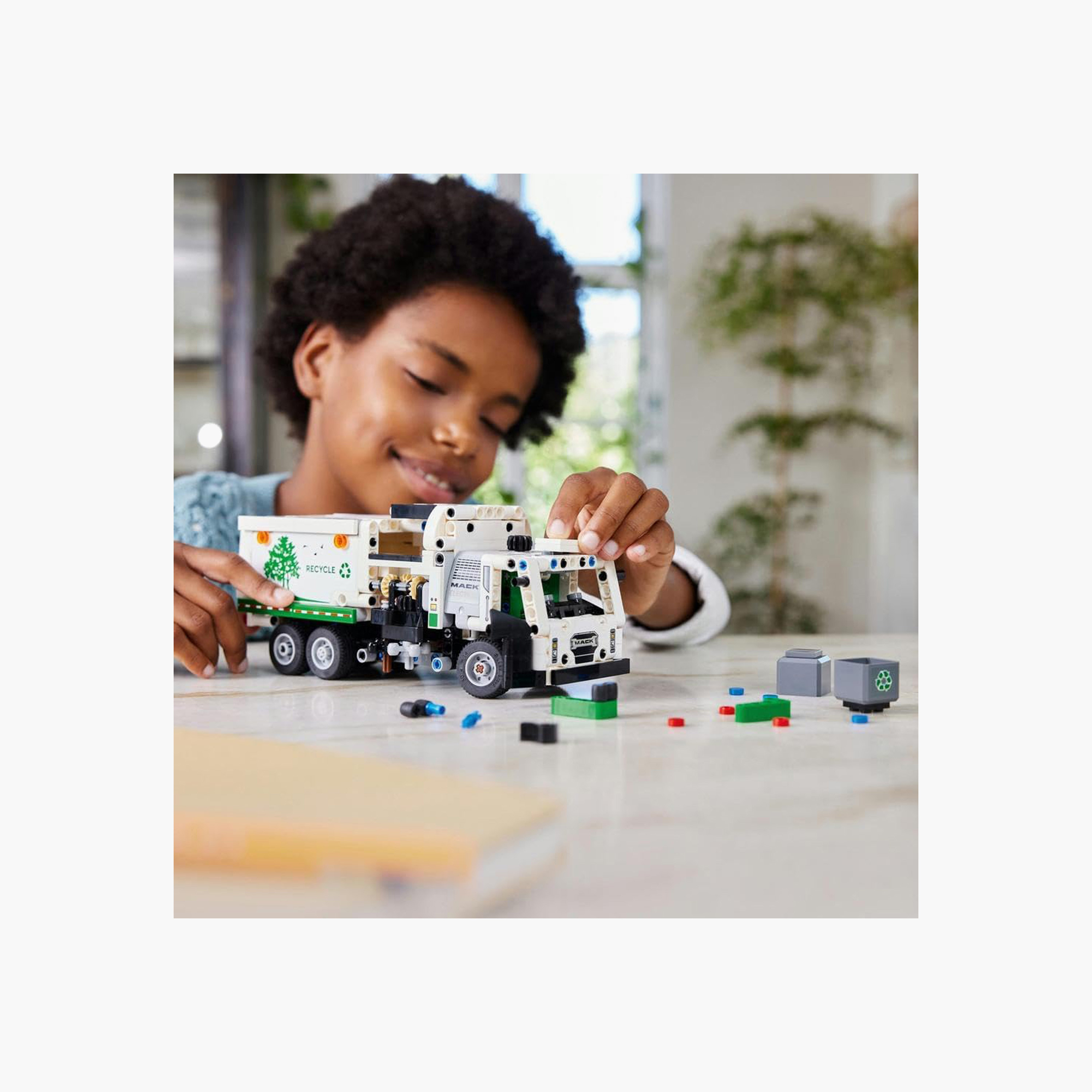 LEGO® Technic Mack® LR Electric Garbage Truck 42167-toys-buildingblocks-blocks-image-4