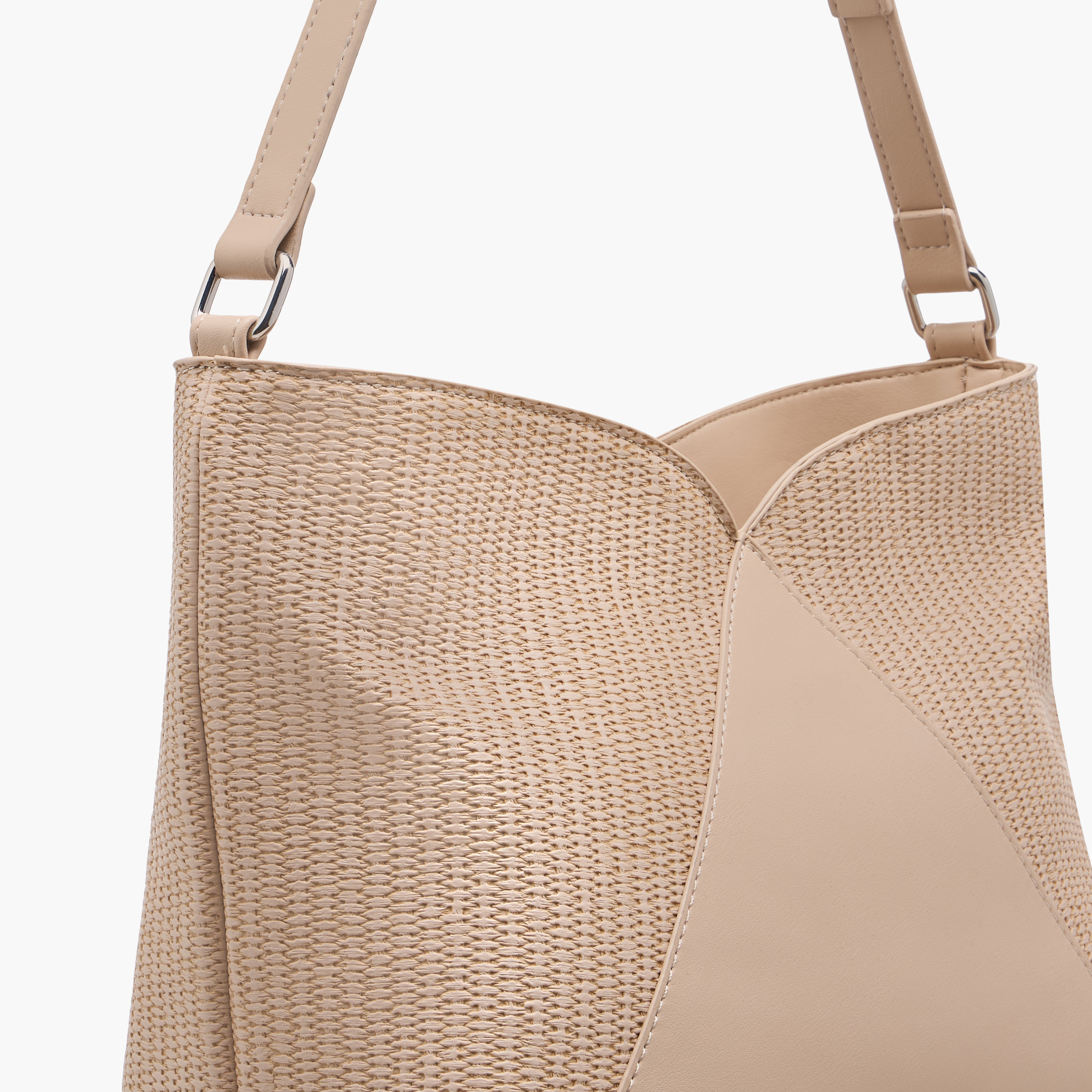 شنطة كتف بارزة الملمس بحزام قابل للتعديل وسحاب إغلاق من مارينا جالانتي-women-bagsandwallets-handbags-image-6