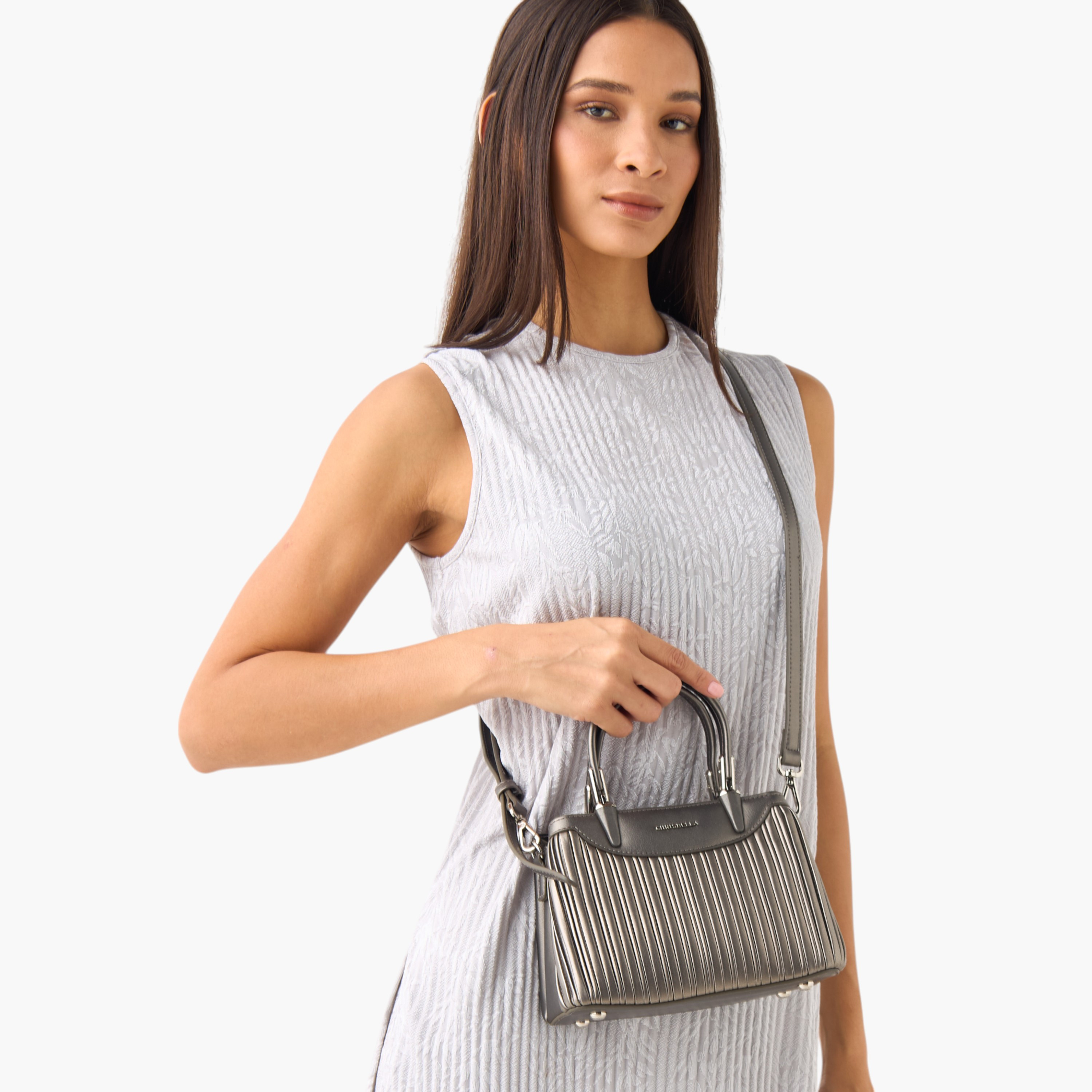 شنطة توتي بارزة الملمس بمقابض علوية وحزام قابل للتعديل من كريسبيلا-women-bagsandwallets-handbags-image-8