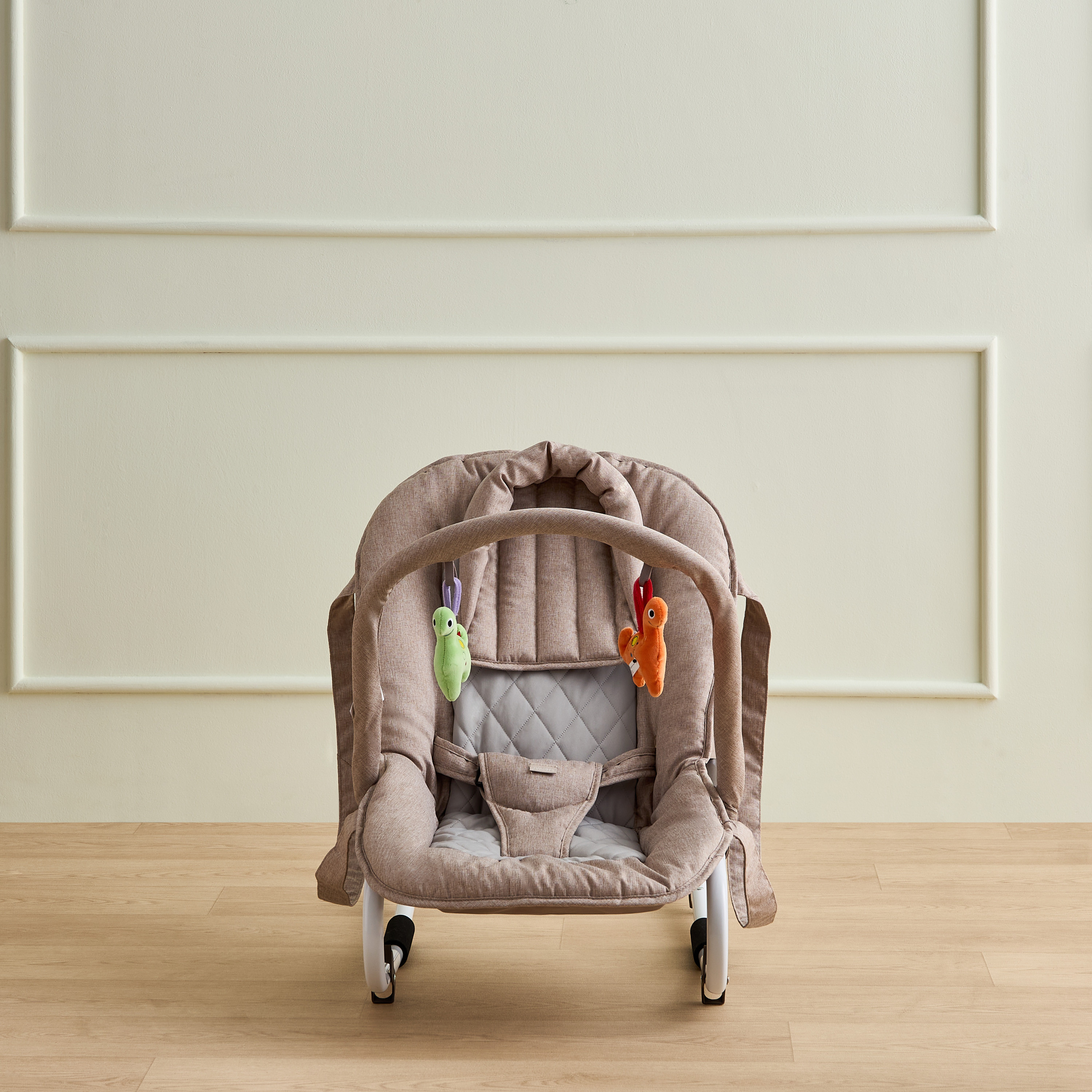 كرسي هزّاز فوسيل مع شريط ألعاب من جونيورز-baby-infantactivity-rockers-image-9