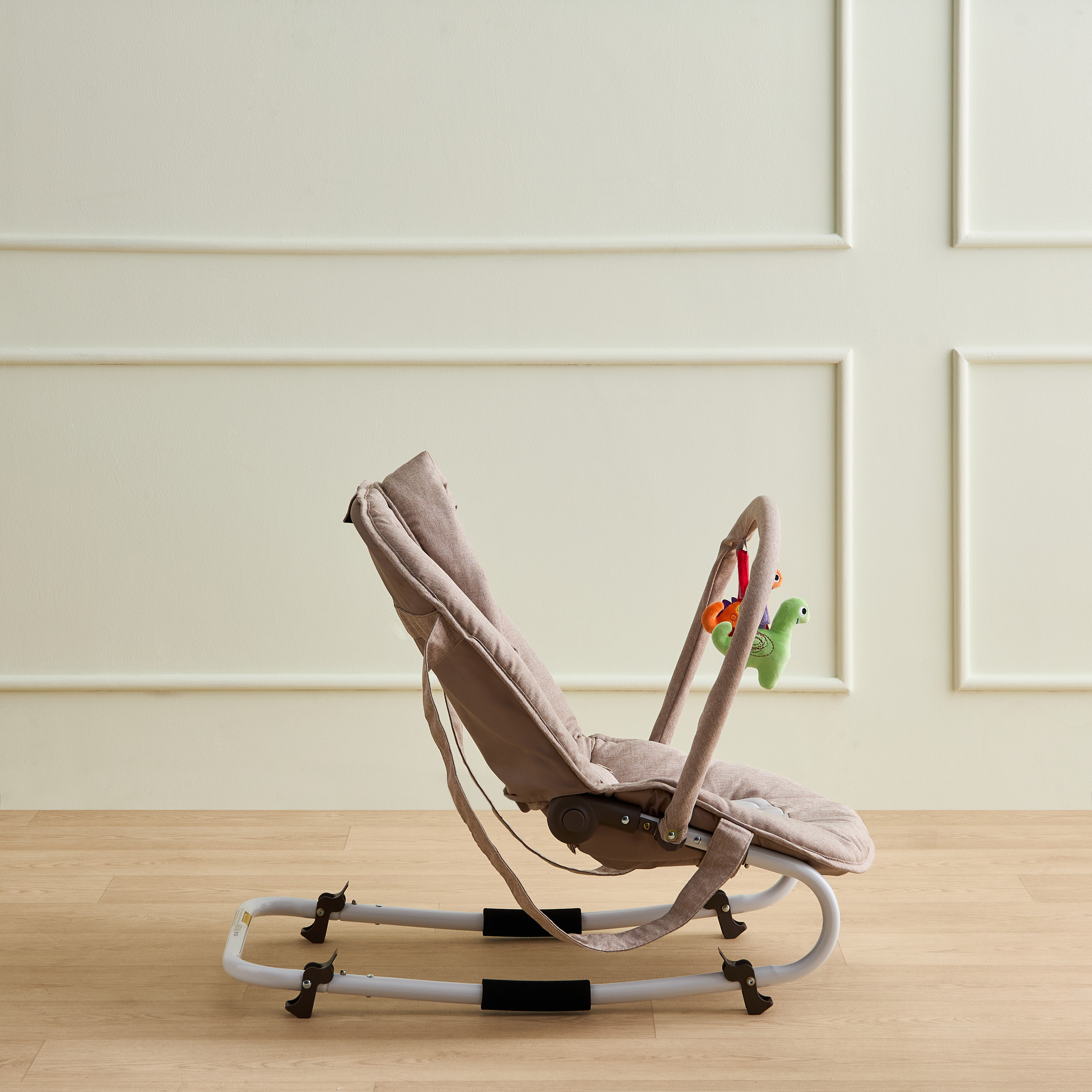 كرسي هزّاز فوسيل مع شريط ألعاب من جونيورز-baby-infantactivity-rockers-image-8