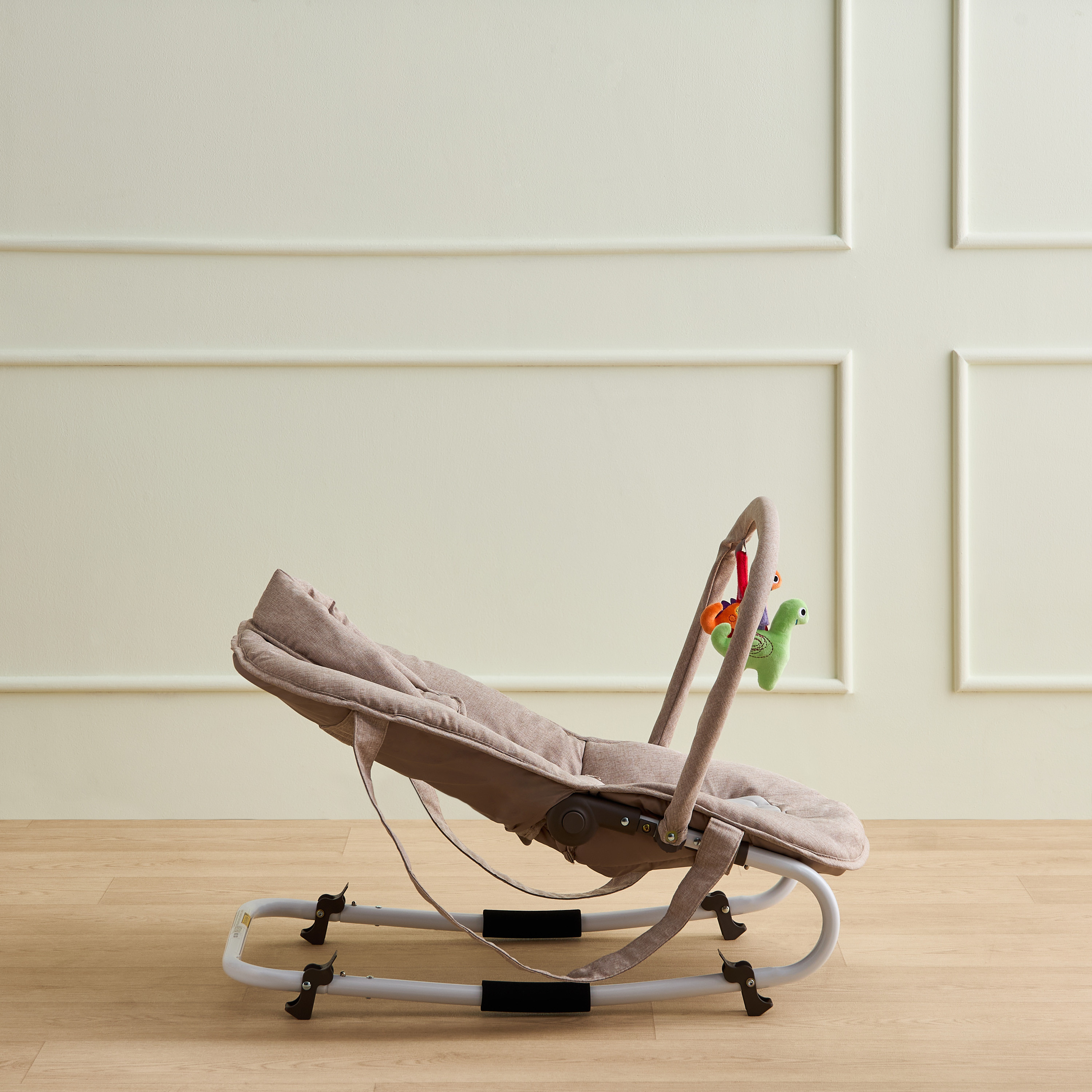 كرسي هزّاز فوسيل مع شريط ألعاب من جونيورز-baby-infantactivity-rockers-image-7