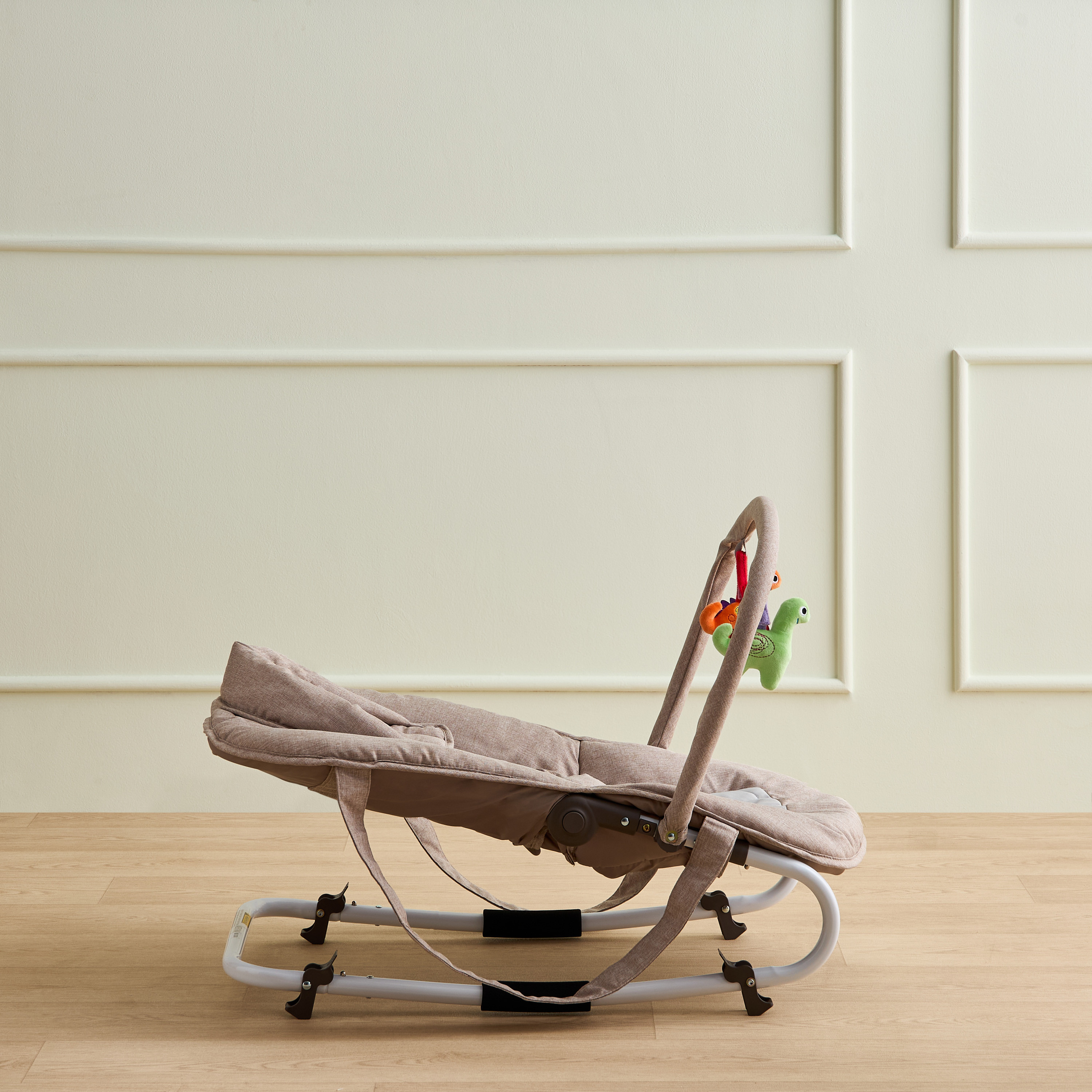 كرسي هزّاز فوسيل مع شريط ألعاب من جونيورز-baby-infantactivity-rockers-image-6