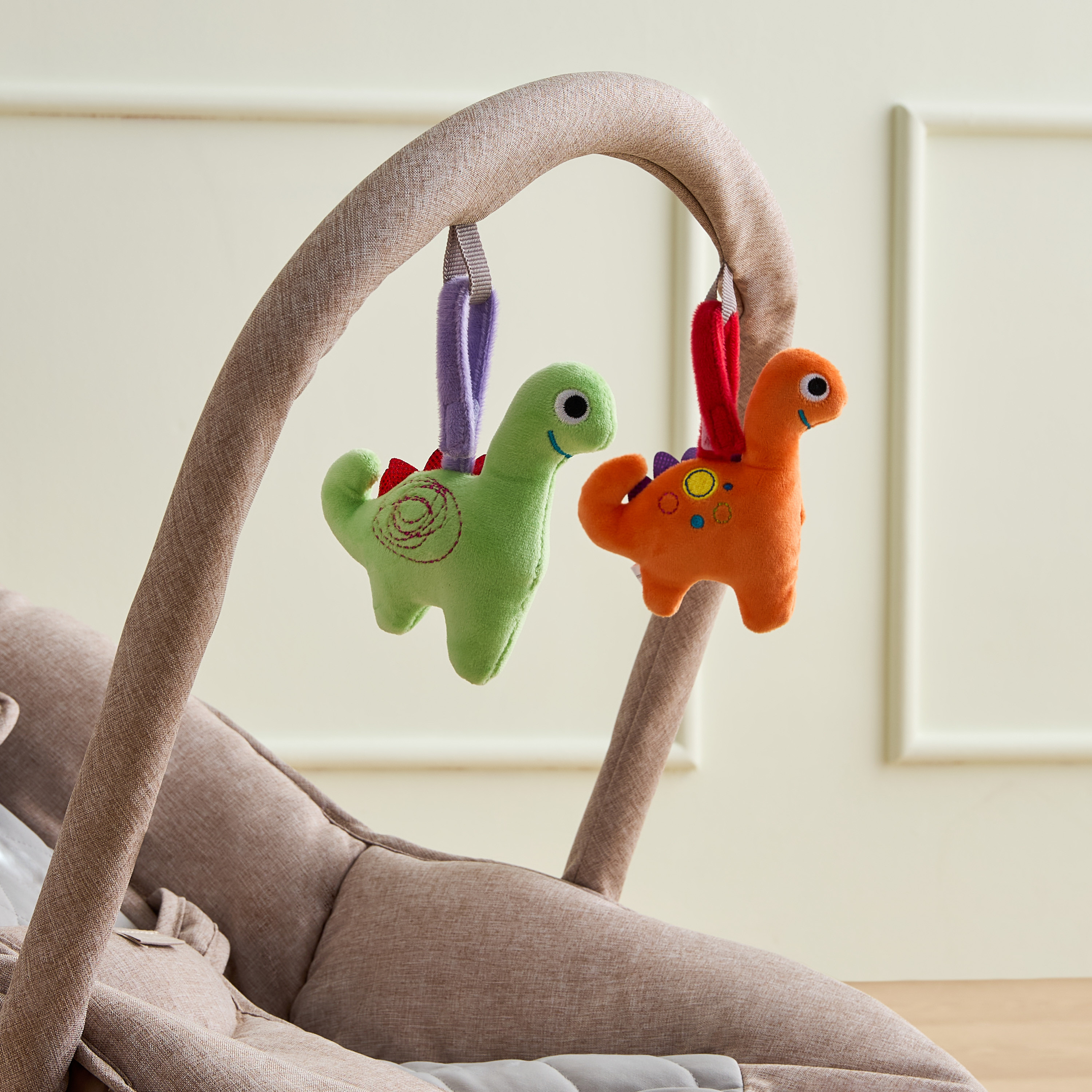 كرسي هزّاز فوسيل مع شريط ألعاب من جونيورز-baby-infantactivity-rockers-image-5