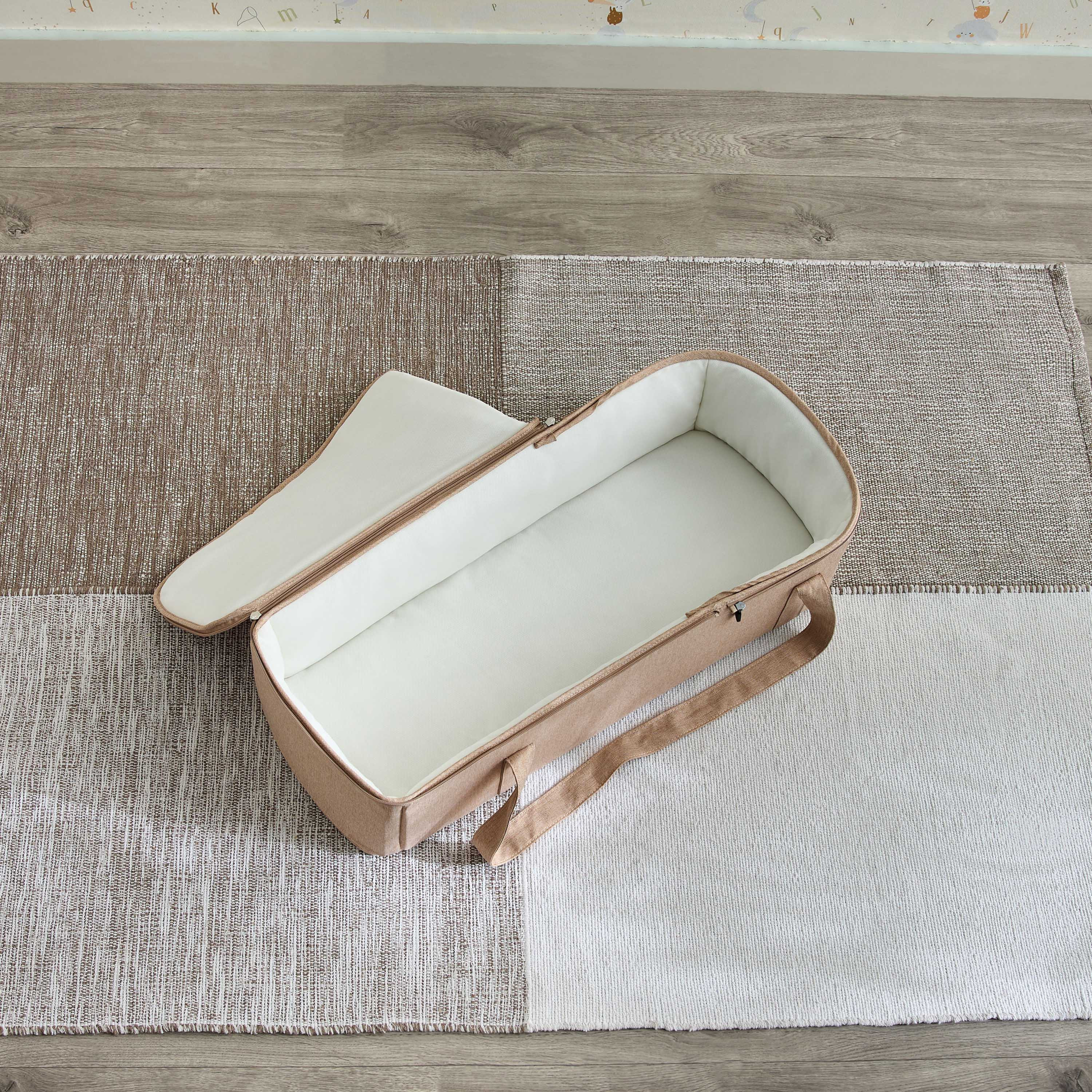 مهد أطفال محمول جيمي من جونيورز-baby-nursery-furniture-mosesbaskets-image-8