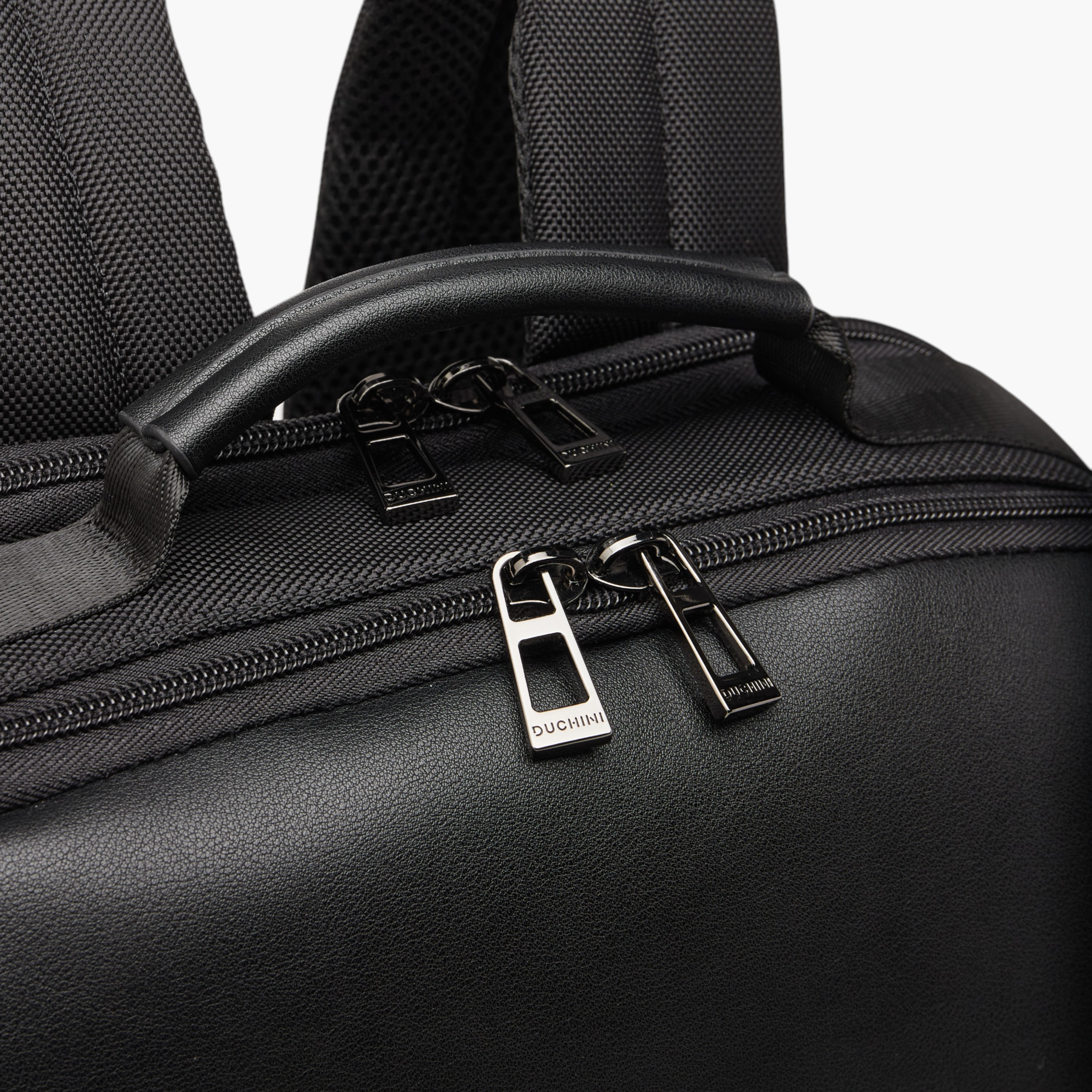 شنطة ظهر سادة بحمالات قابلة للتعديل ومقبض من دوتشيني-men-bags-image-6