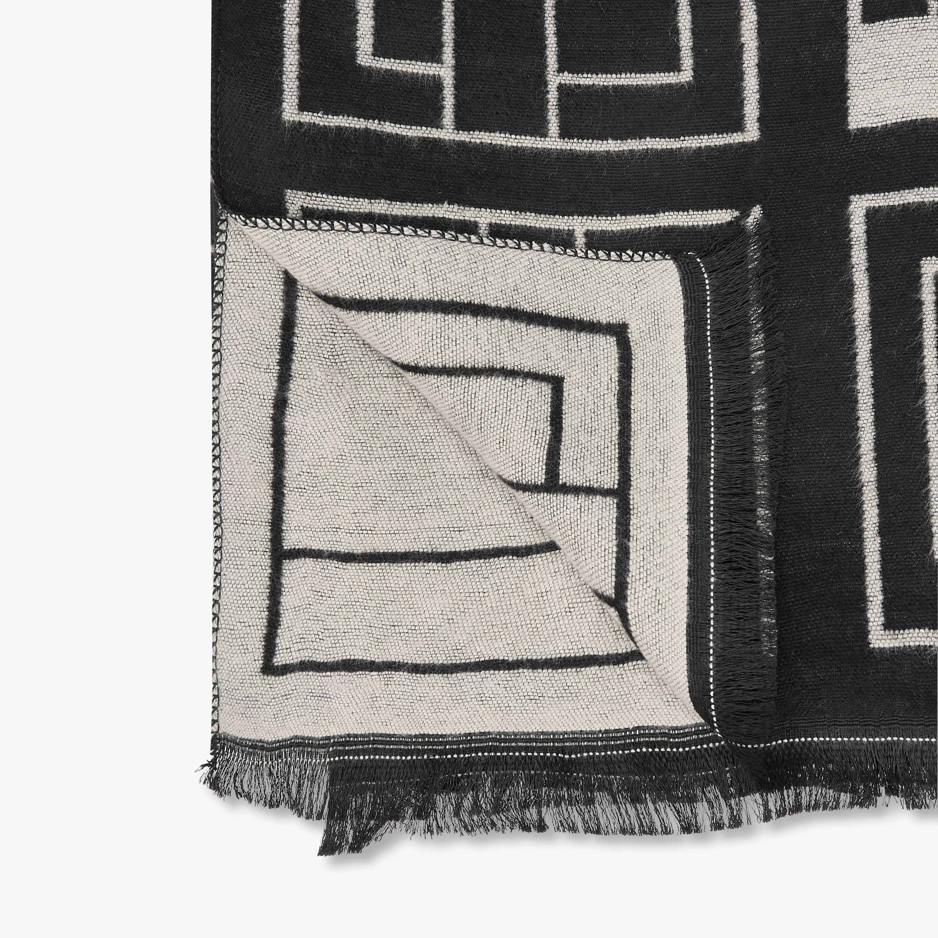 وشاح شتوي بطبعات هندسية متعددة الألوان من زورا-women-clothingaccessories-scarves-image-3