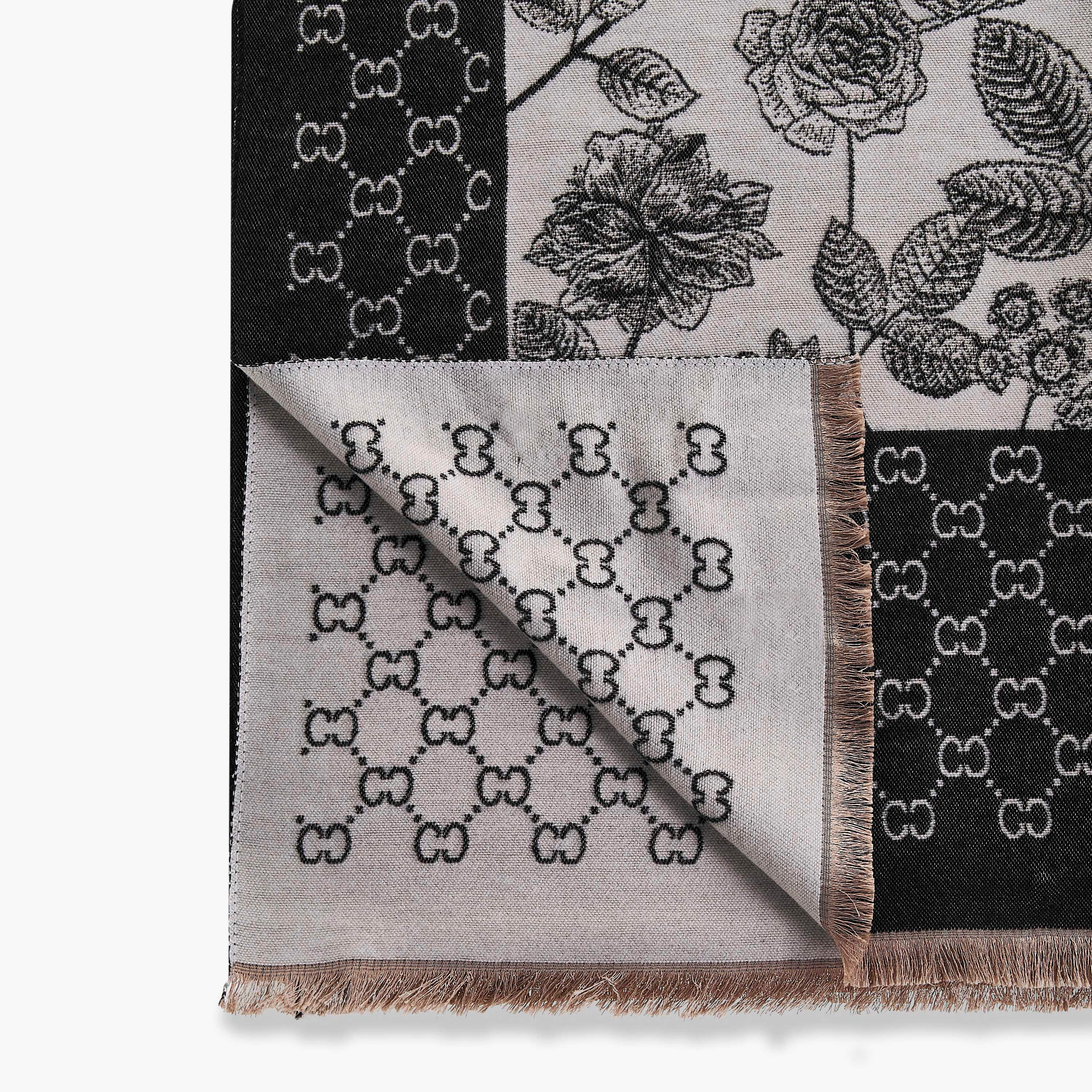 وشاح شتوي بطبعات مونوجرام من زورا-women-clothingaccessories-scarves-image-3