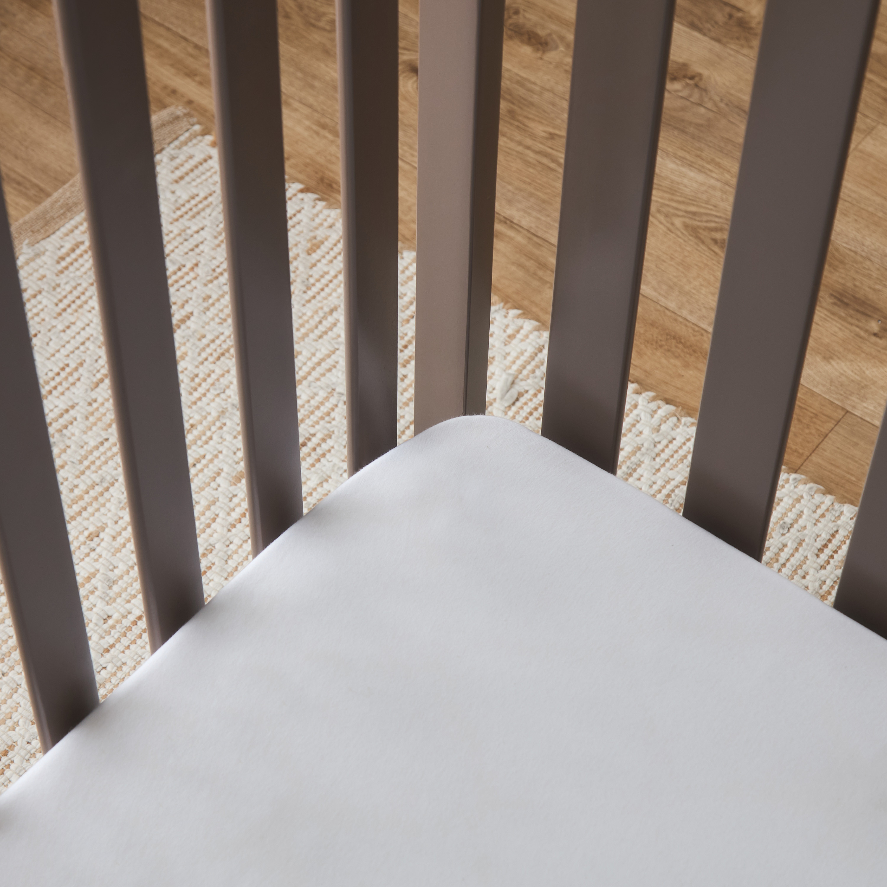 Juniors Adrian Crib with Toddler Rail-baby-nursery-furniture-cribsandbeds-babycribs-image-8