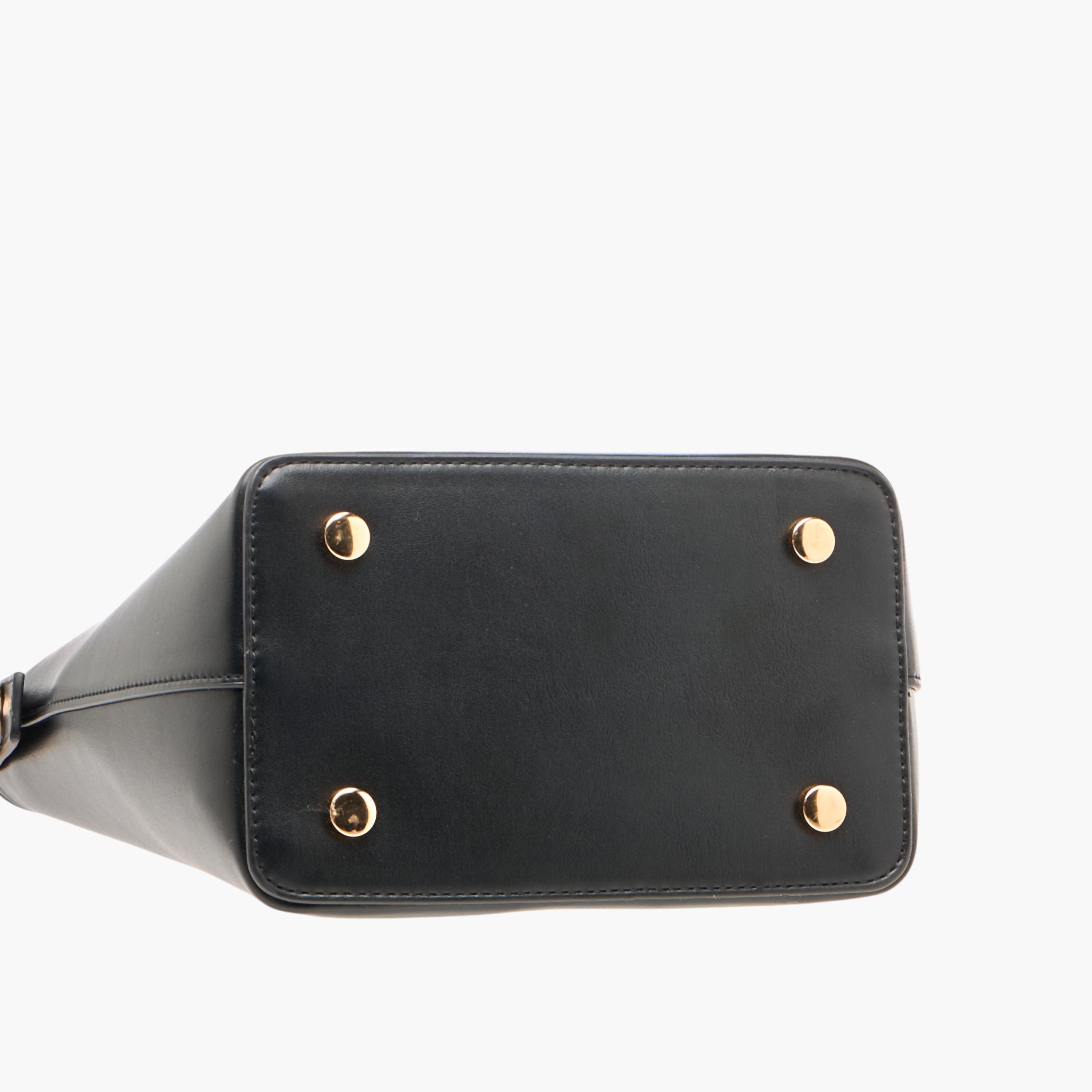 شنطة كروس بودي سادة بحزام قابل للفصل وطيّة إغلاق من بابريكا-women-bagsandwallets-handbags-image-6