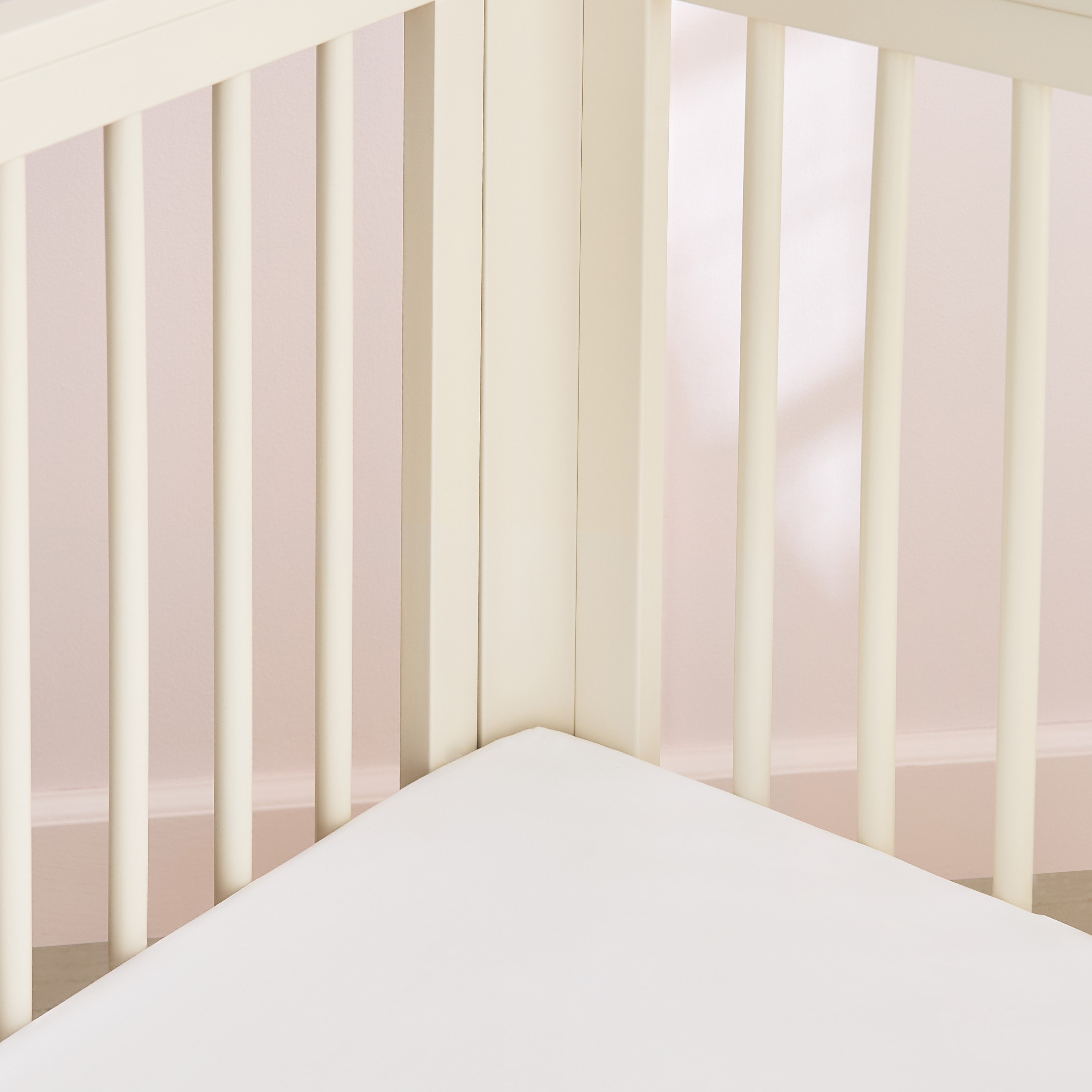 Giggles Aurelia Crib with Convertible Design and Guard Rails-baby-nursery-furniture-cribsandbeds-babycribs-image-10