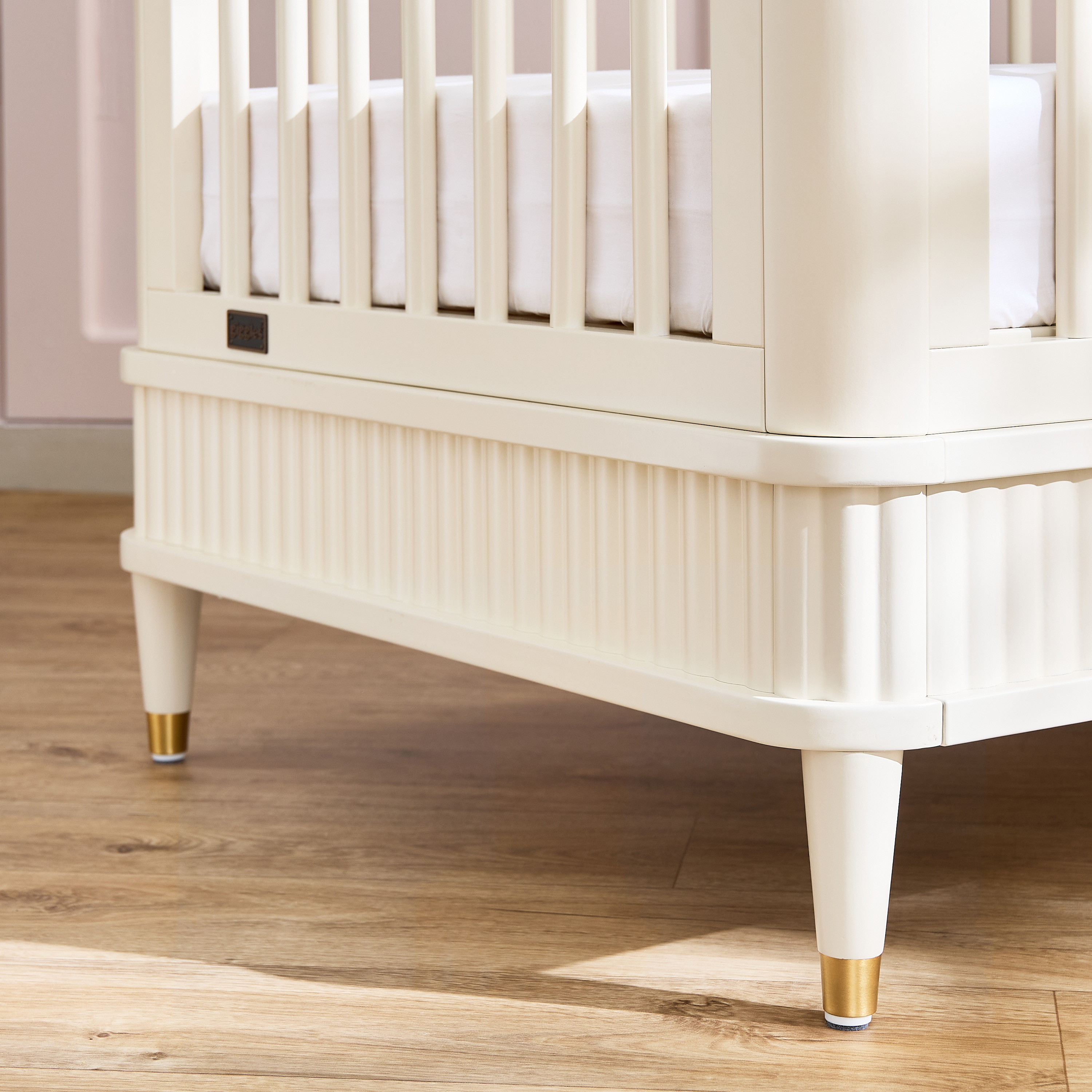 Giggles Aurelia Crib with Convertible Design and Guard Rails-baby-nursery-furniture-cribsandbeds-babycribs-image-2