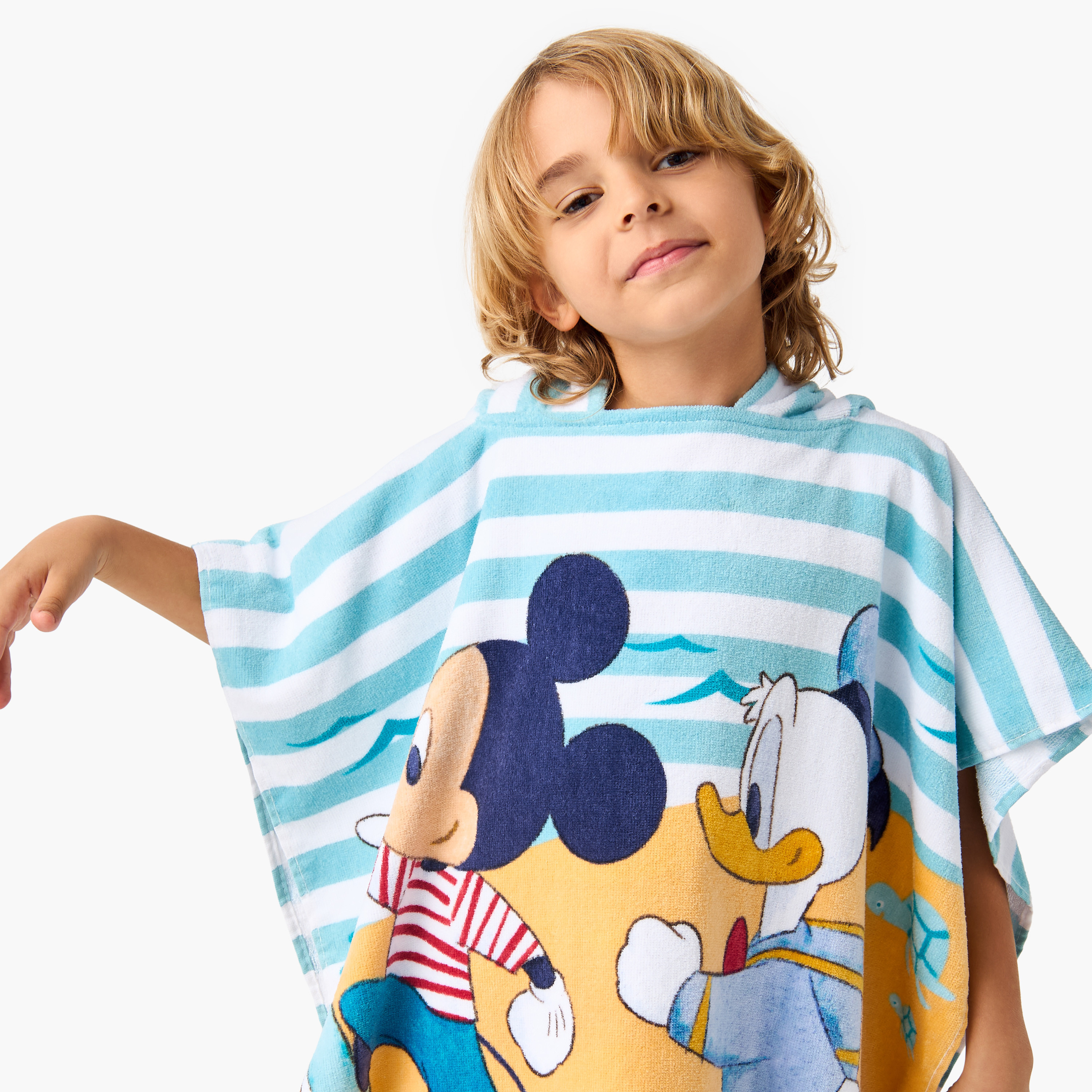 منشفة بقبعة وطبعات ميكي ماوس من ديزني - 60x60 سم-baby-bathandcare-towels-image-4