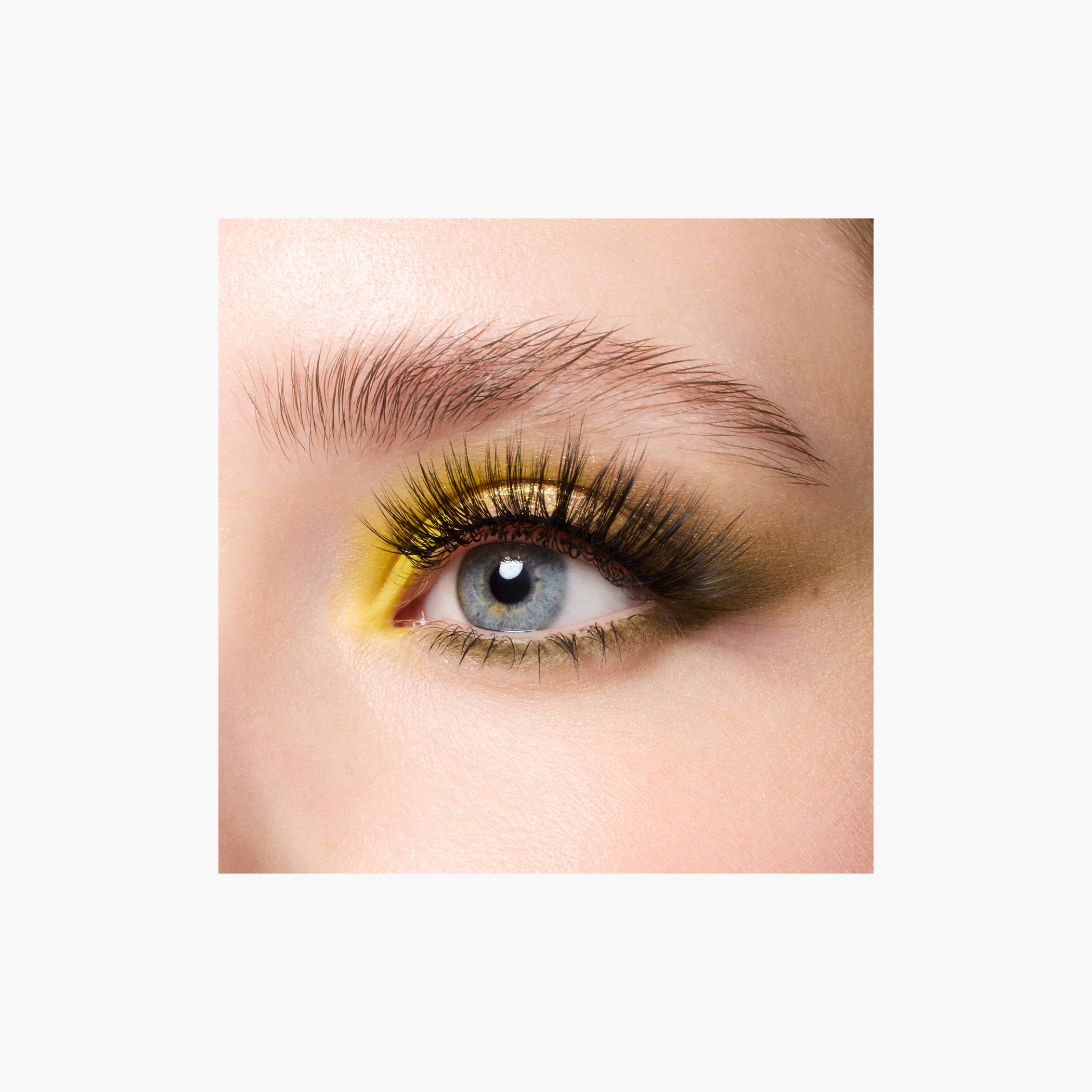 باليت ظلال عيون ديزني ميكي ماوس آند فريندز من إيسينس-beautyandpersonalcare-makeup-eyes-eyeshadows-image-6