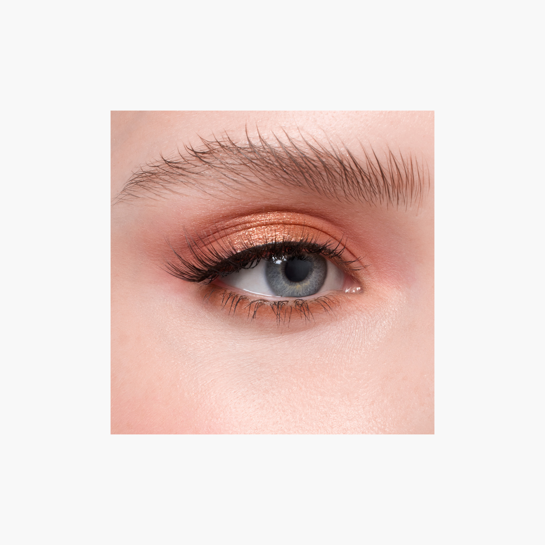 باليت ظلال عيون ديزني ميكي ماوس آند فريندز من إيسينس-beautyandpersonalcare-makeup-eyes-eyeshadows-image-17