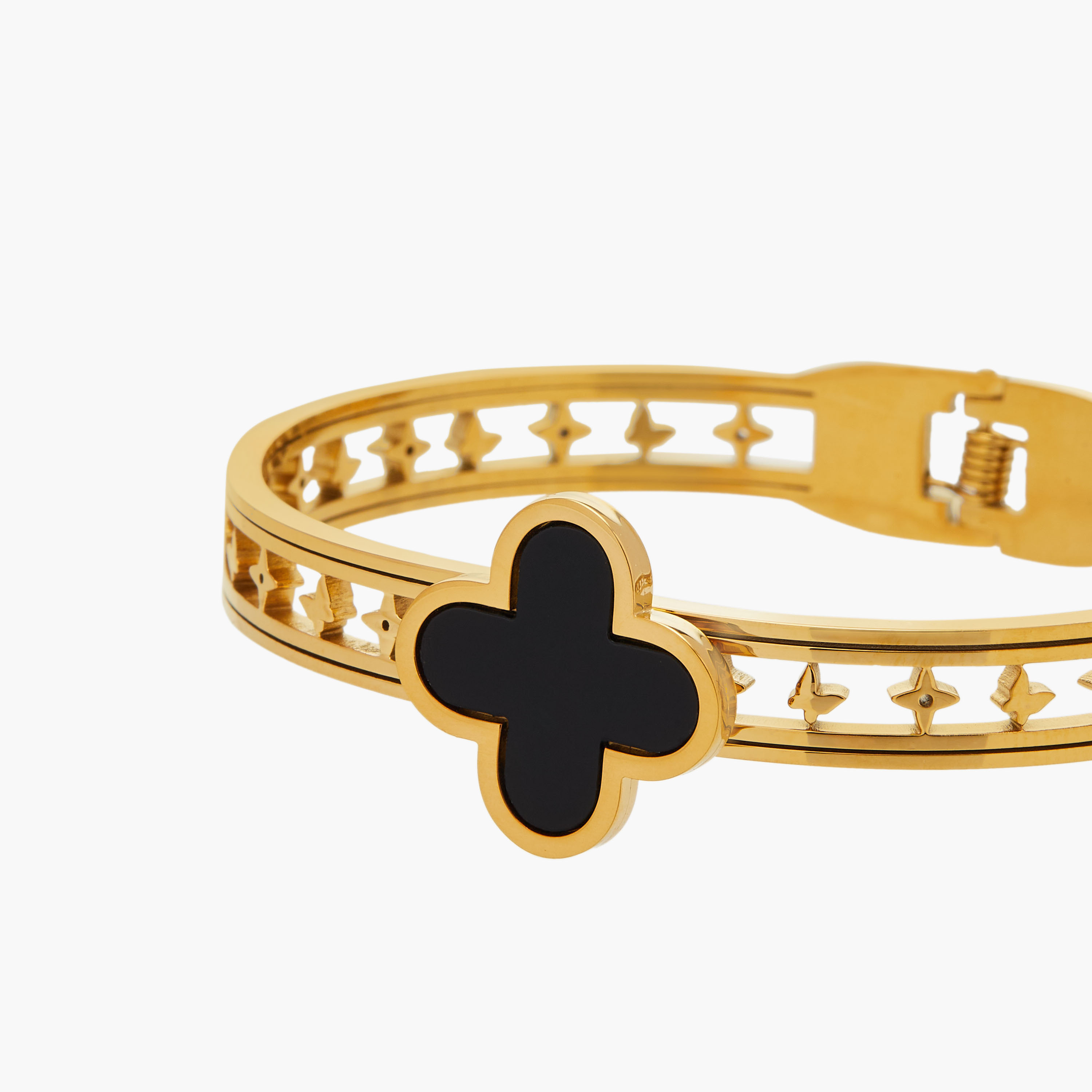 سوار بمشبك مطلي بالمينا مع تفاصيل زهرة البرسيم-women-watchesandjewellery-jewellery-banglesandbracelets-image-3