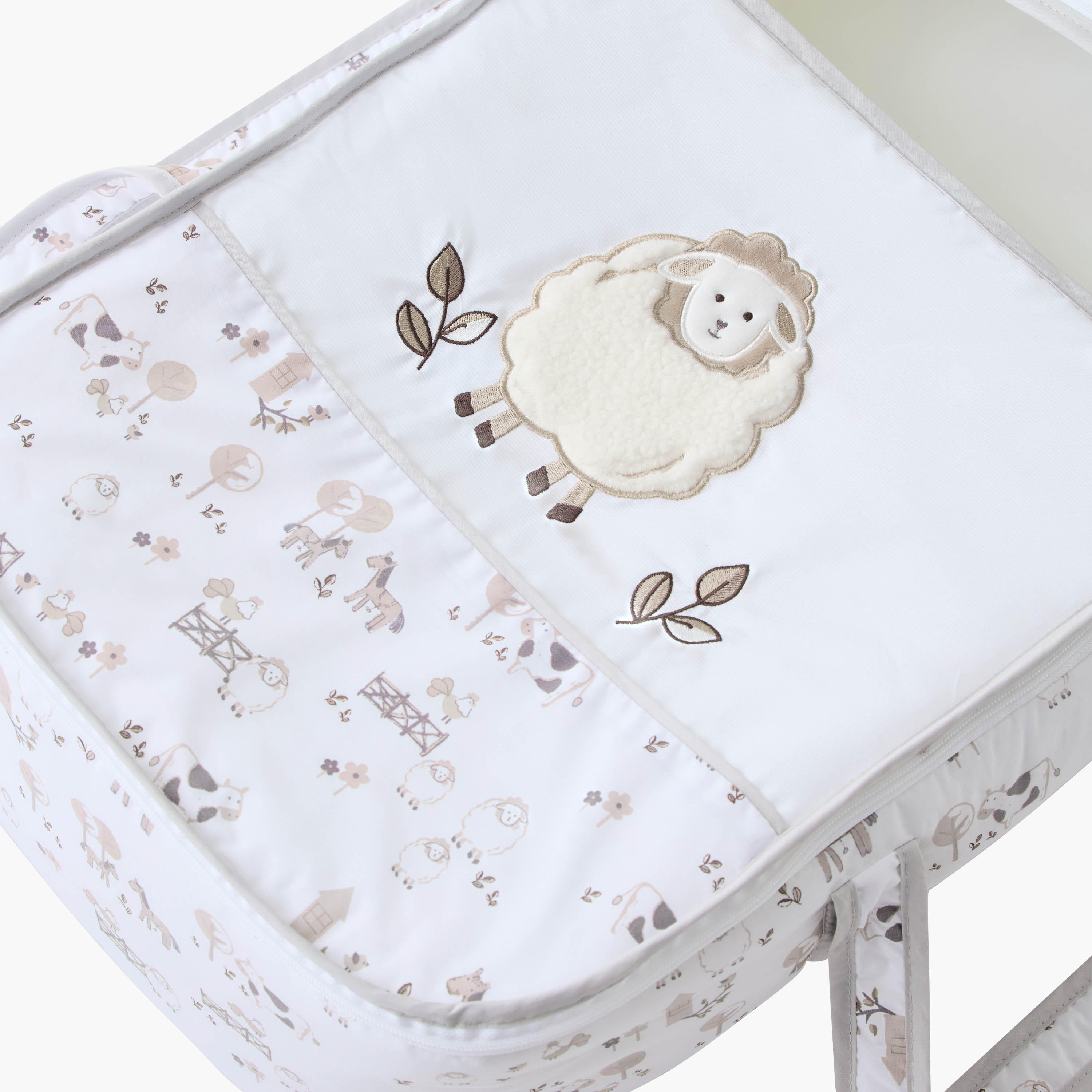 مهد حمل أطفال جيسي بطبعات ومظلة من جونيورز-baby-gear-carrycots-image-2