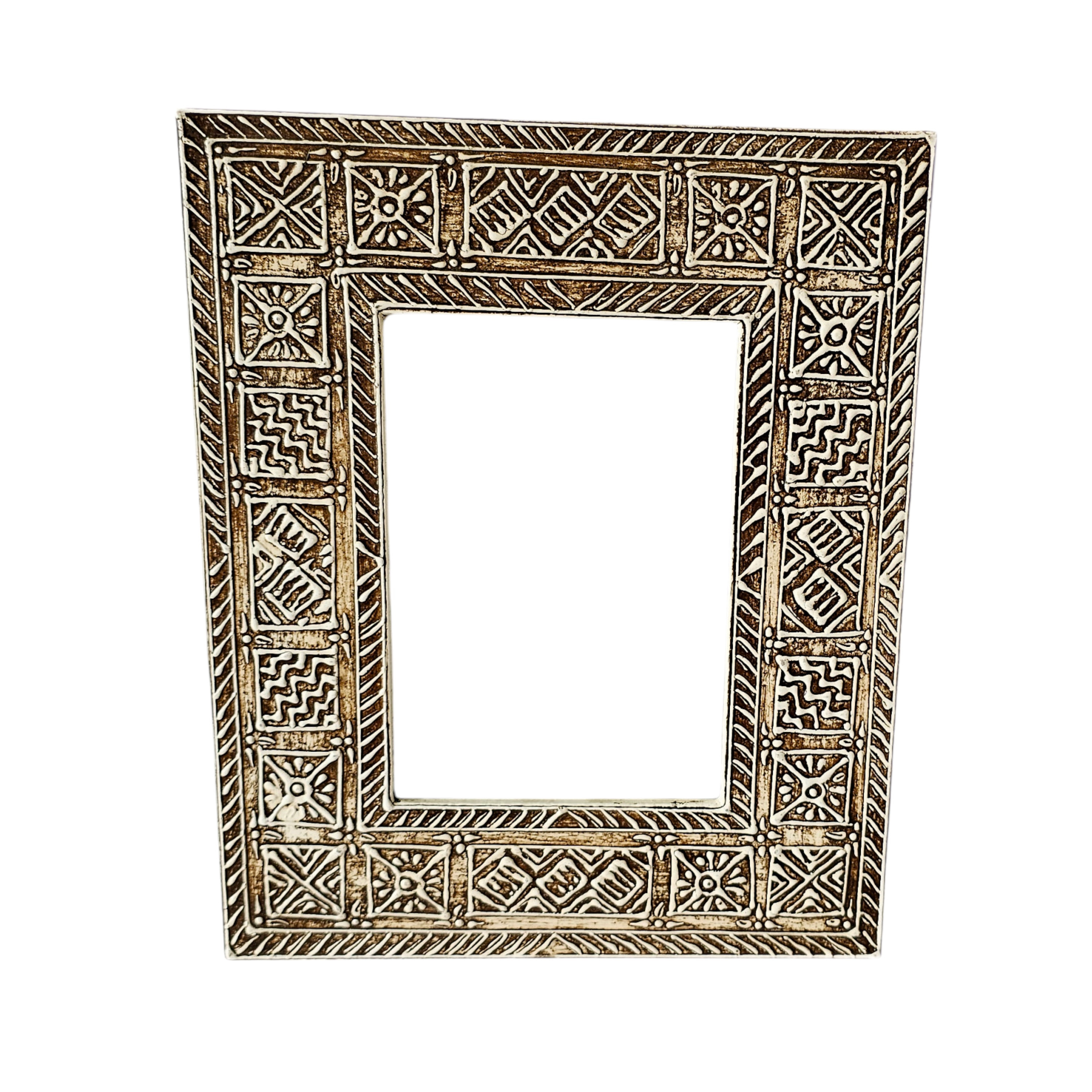 برواز خشب مرسوم من لايف ستايل-household-walldecorandmirrors-photoframes-image-1
