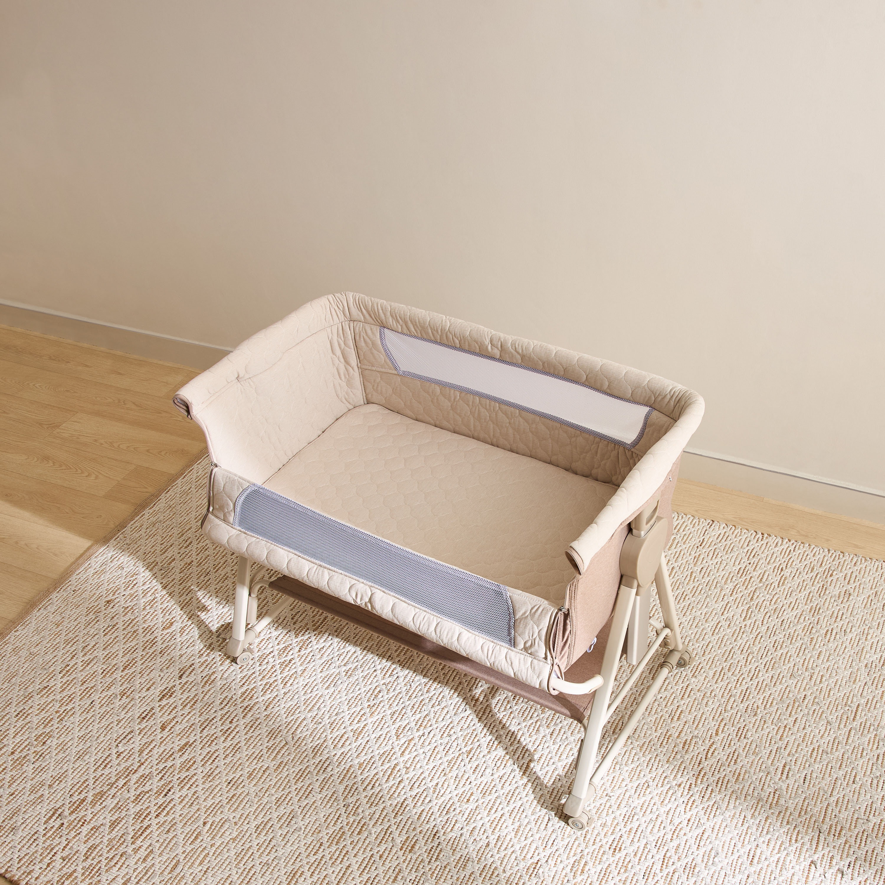 Juniors Percy Baby Bassinet with 7 Adjustable Heights-baby-nursery-furniture-cribsandbeds-bassinets-image-3