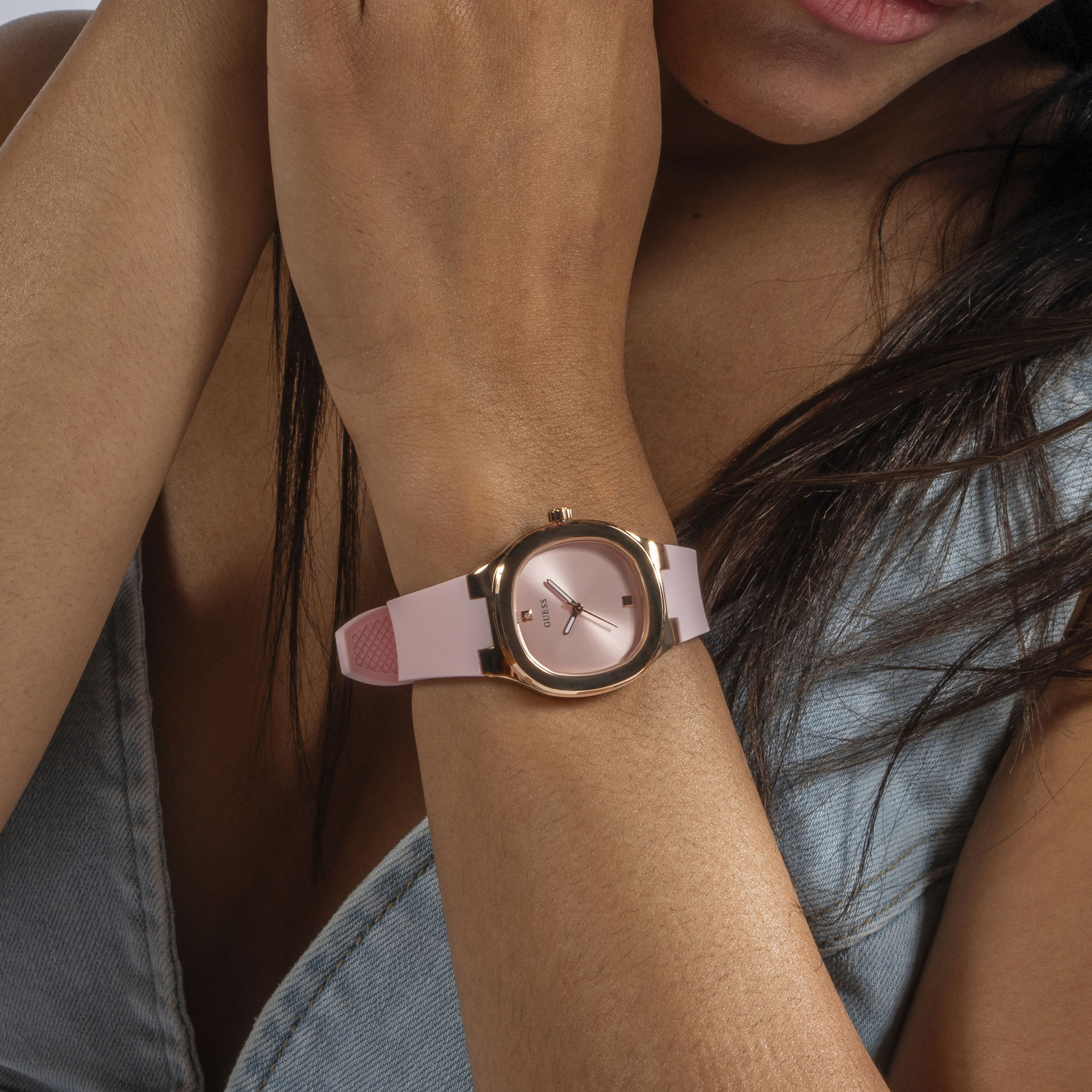 غيس- ساعة النسائية سوار سيليكون 32 مم باللون الوردي | GW0658L2-women-watchesandjewellery-watches-image-6