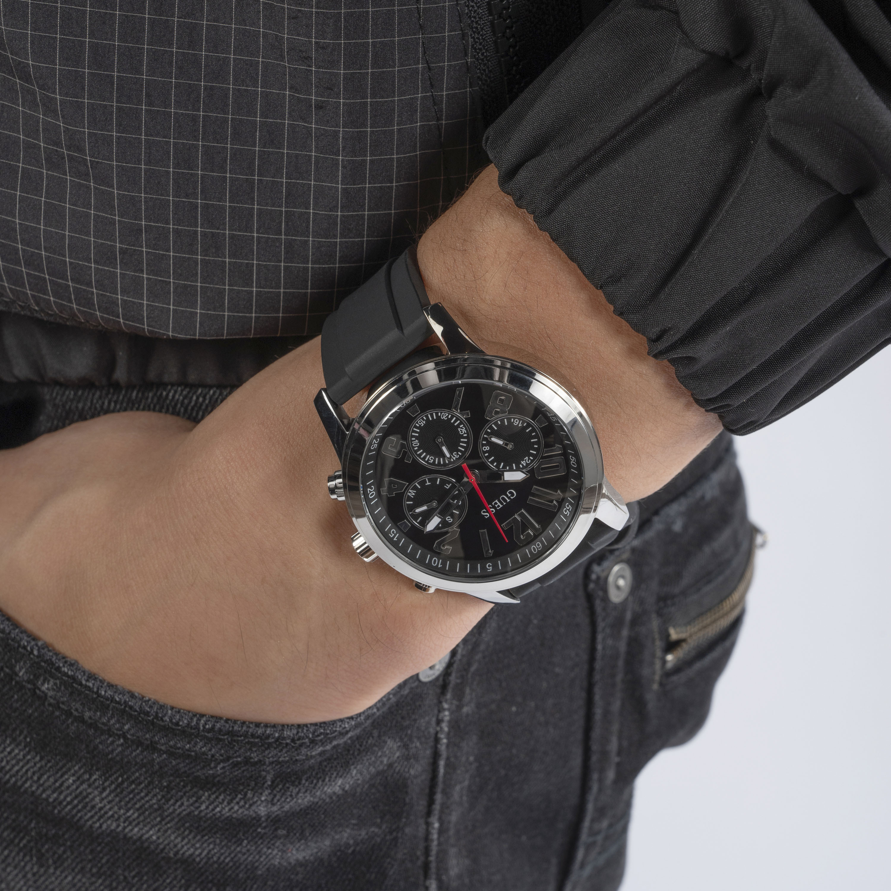 غيس- ساعة رجالية كرونوغراف سوداء 44 مم سوار سيليكون | GW0708G1-men-watchesandjewellery-watches-image-6