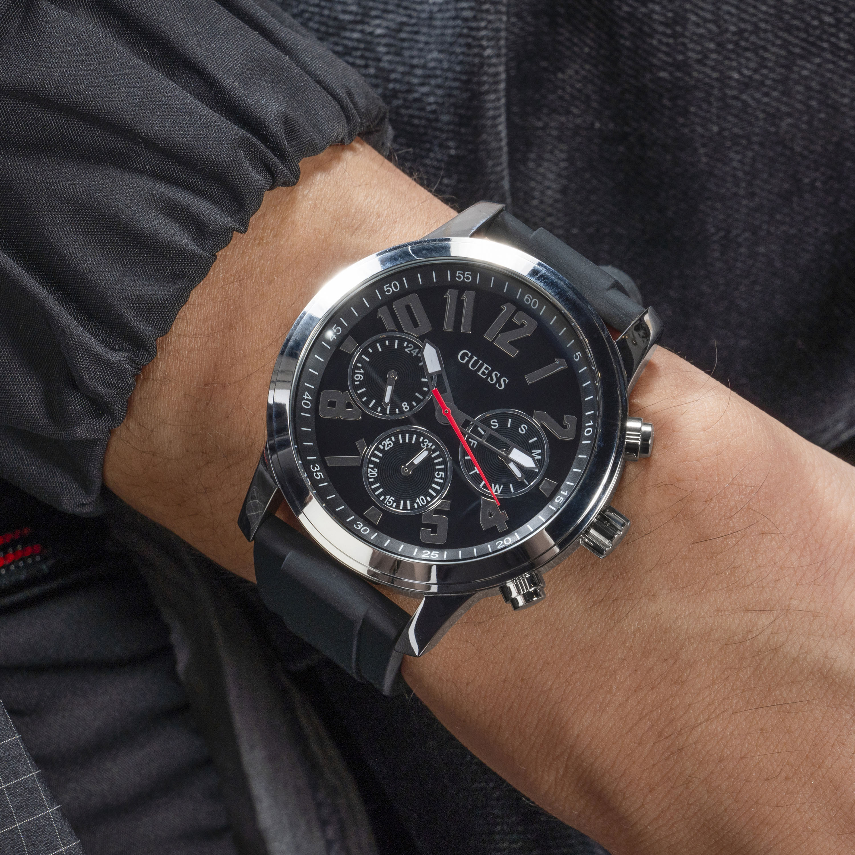 غيس- ساعة رجالية كرونوغراف سوداء 44 مم سوار سيليكون | GW0708G1-men-watchesandjewellery-watches-image-7