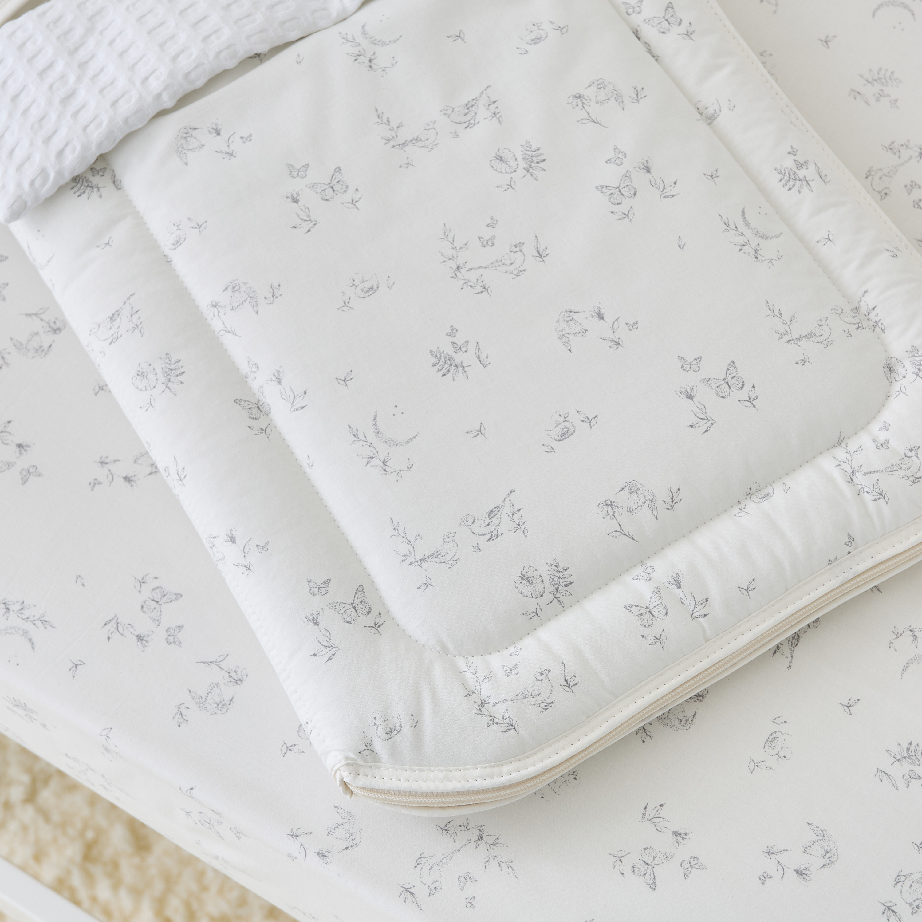 Cambrass Printed Baby Nest Bag - 73x41 cm-baby-nursery-blanketsandswaddles-swaddlesandsleepingbags-image-5