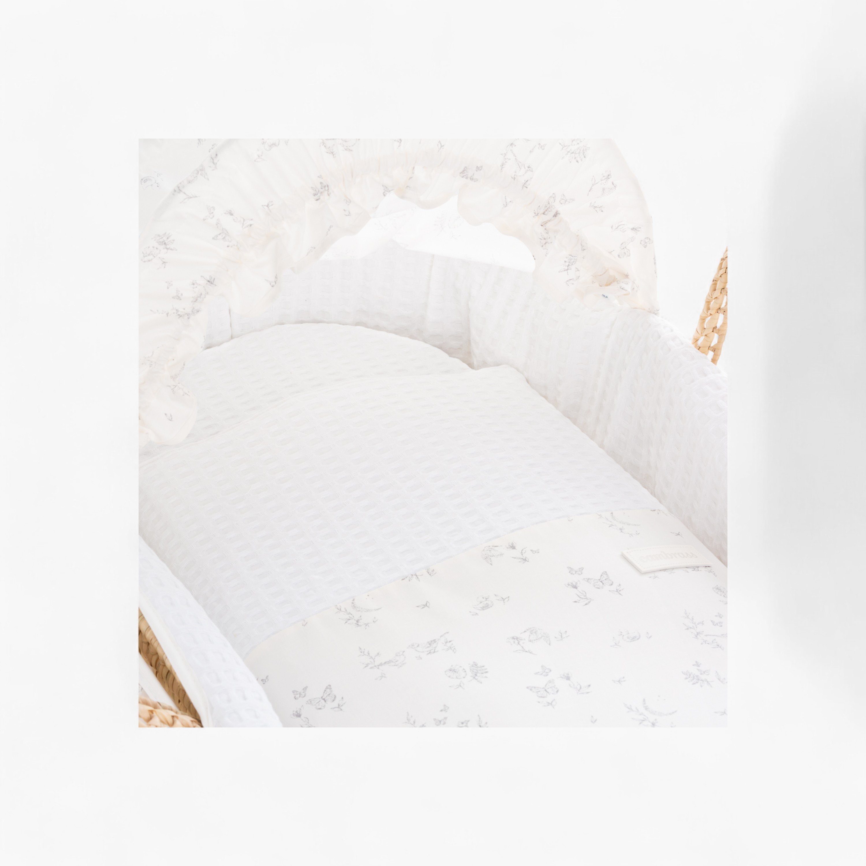 مهد موسى بمقبض مزدوج من كامبراس-baby-nursery-furniture-mosesbaskets-image-3