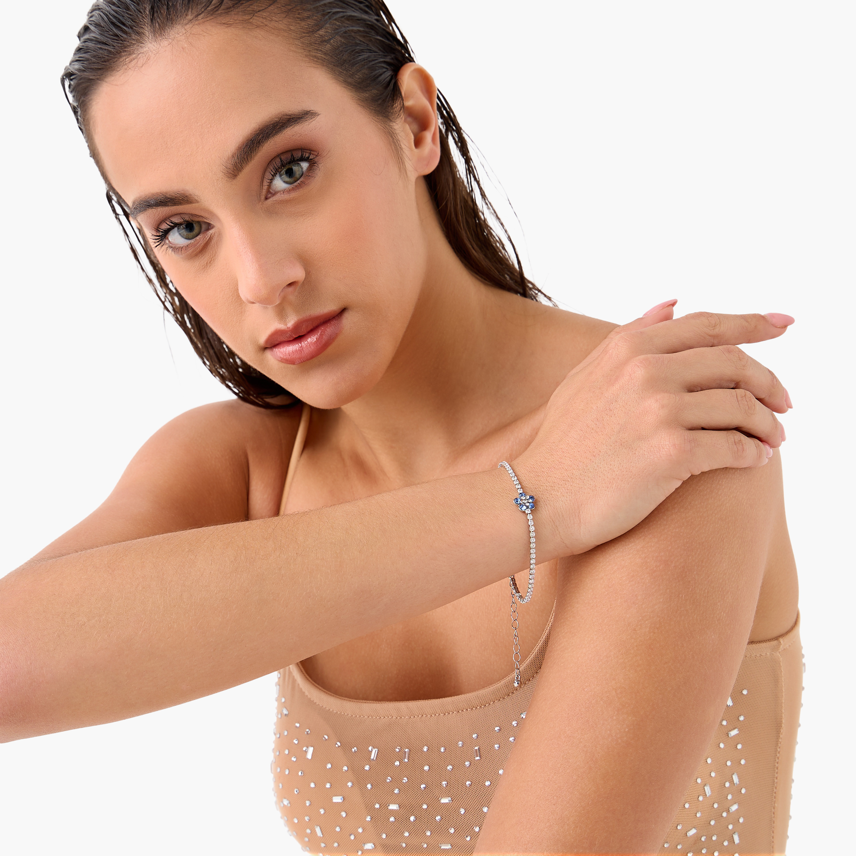سوار مرصّع بحجر مكعب زركون ومشبك إغلاق-women-watchesandjewellery-jewellery-banglesandbracelets-image-2