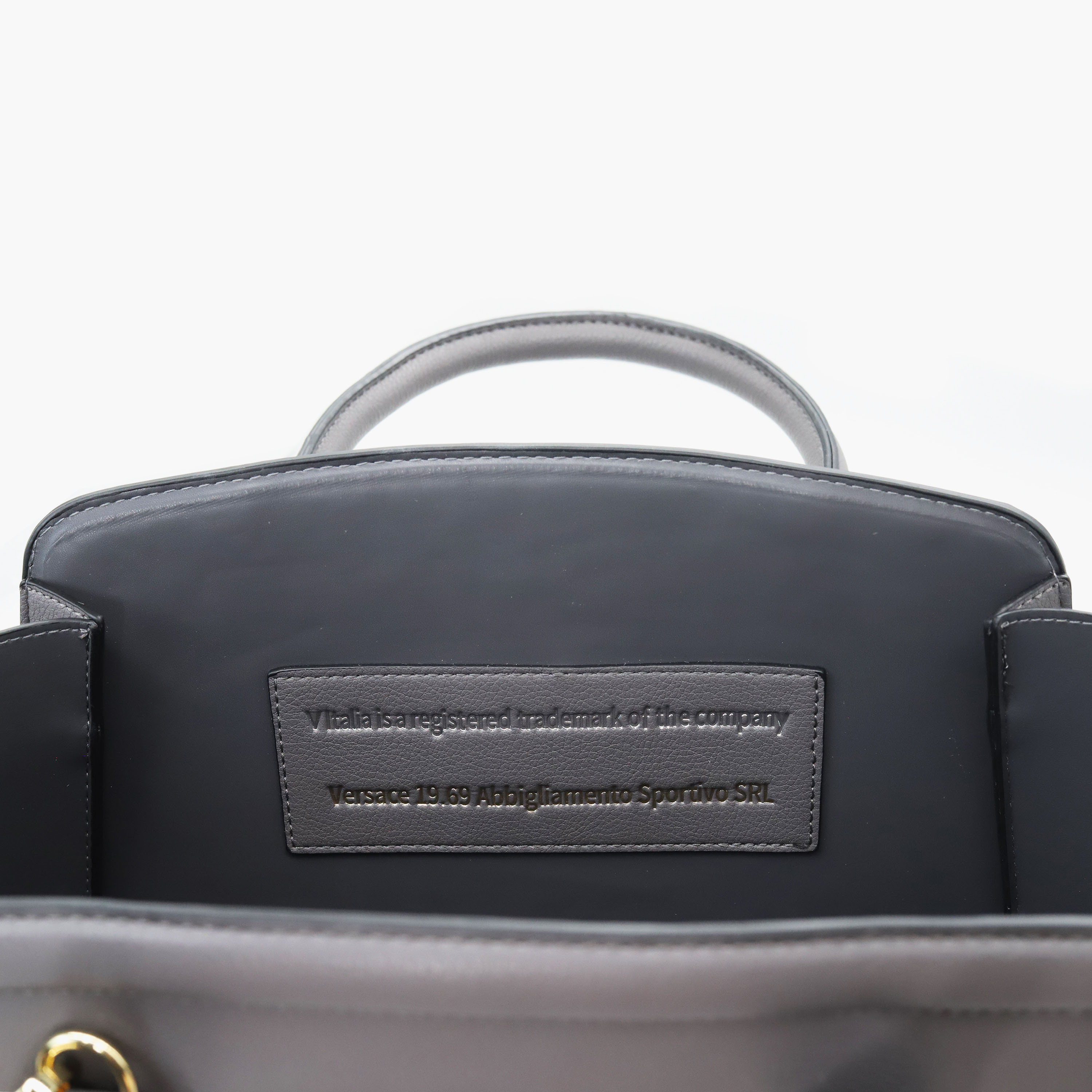 شنطة توتي سادة بحزام قابل للتعديل من في إيتاليا-women-bagsandwallets-handbags-image-23