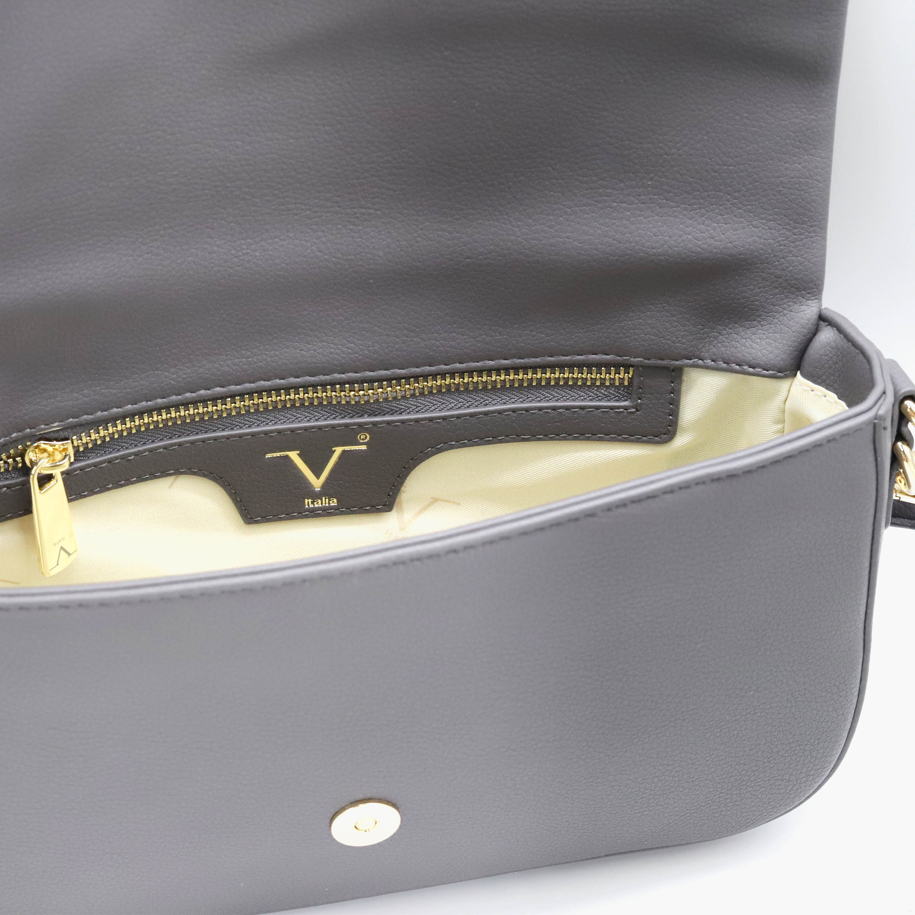 شنطة كروس بودي سادة بحزام قابل للفصل وطيّة إغلاق من في إيتاليا-women-bagsandwallets-handbags-image-24