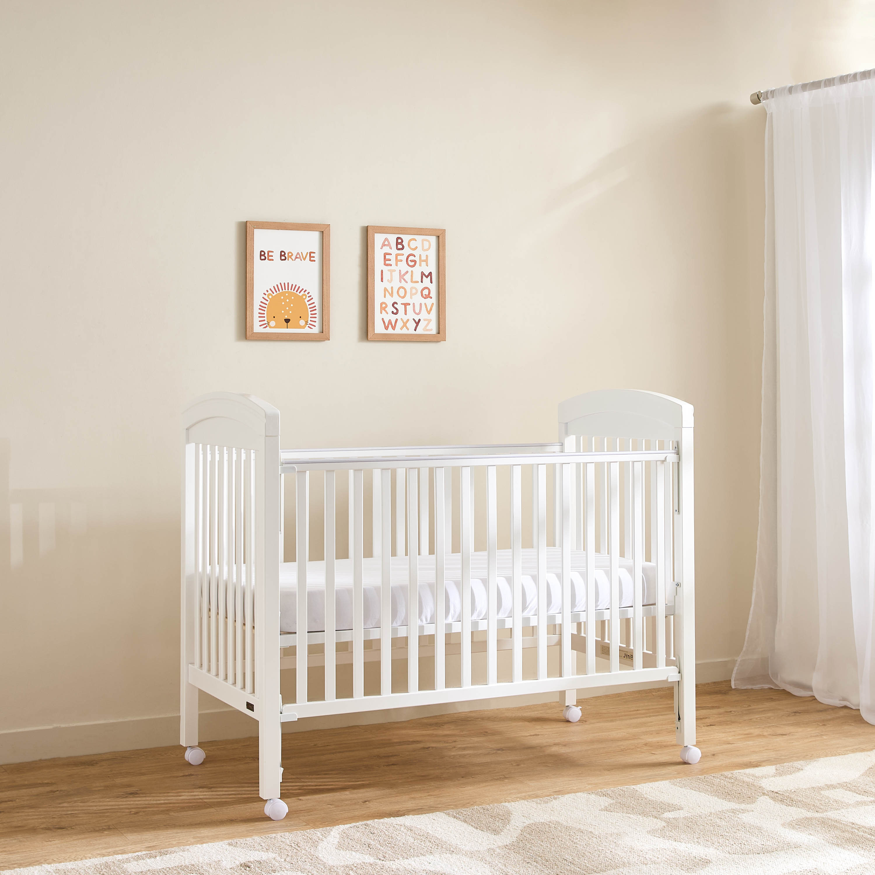 Magaret Wooden Crib-baby-nursery-furniture-cribsandbeds-babycribs-image-4