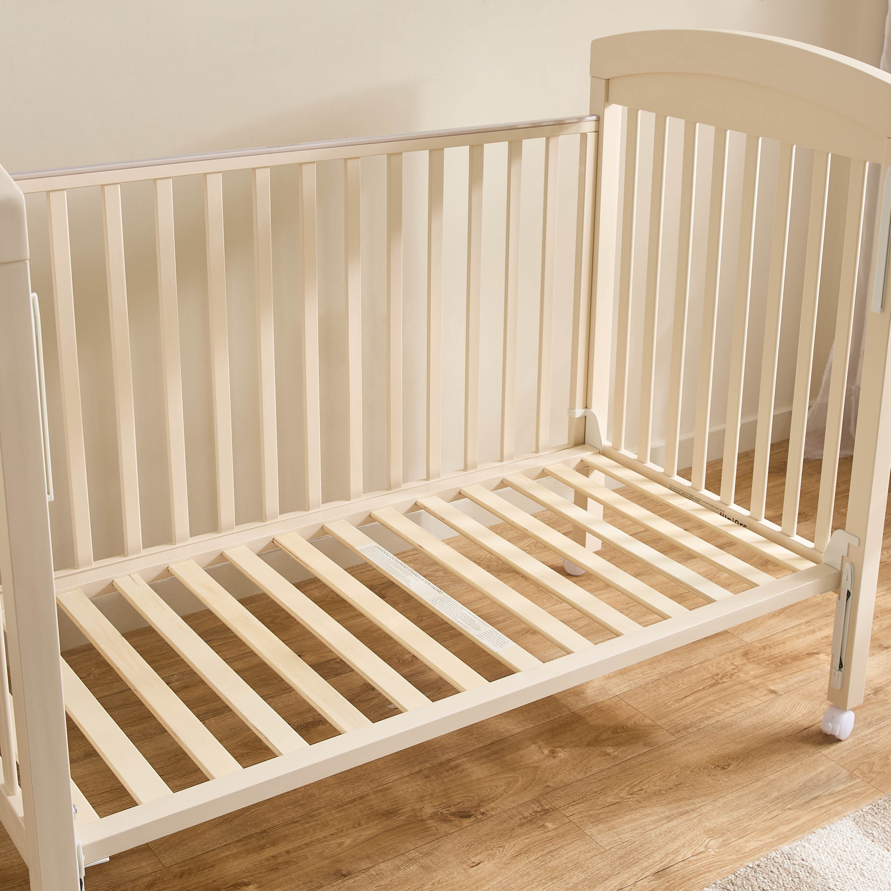 Magaret Crib with Adjustable Height (Up to 3 years)-baby-nursery-furniture-cribsandbeds-babycribs-image-10