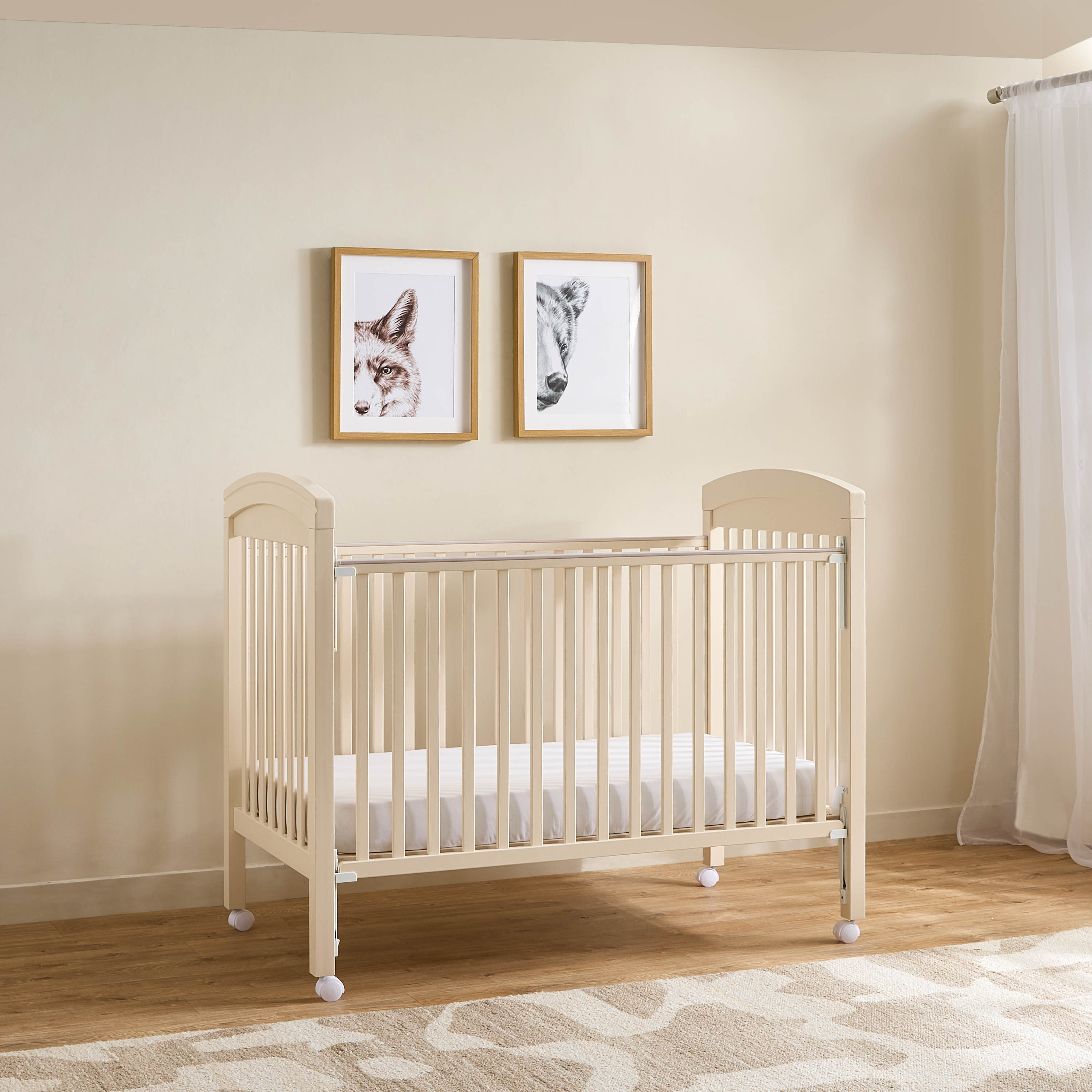 Magaret Crib with Adjustable Height (Up to 3 years)-baby-nursery-furniture-cribsandbeds-babycribs-image-2