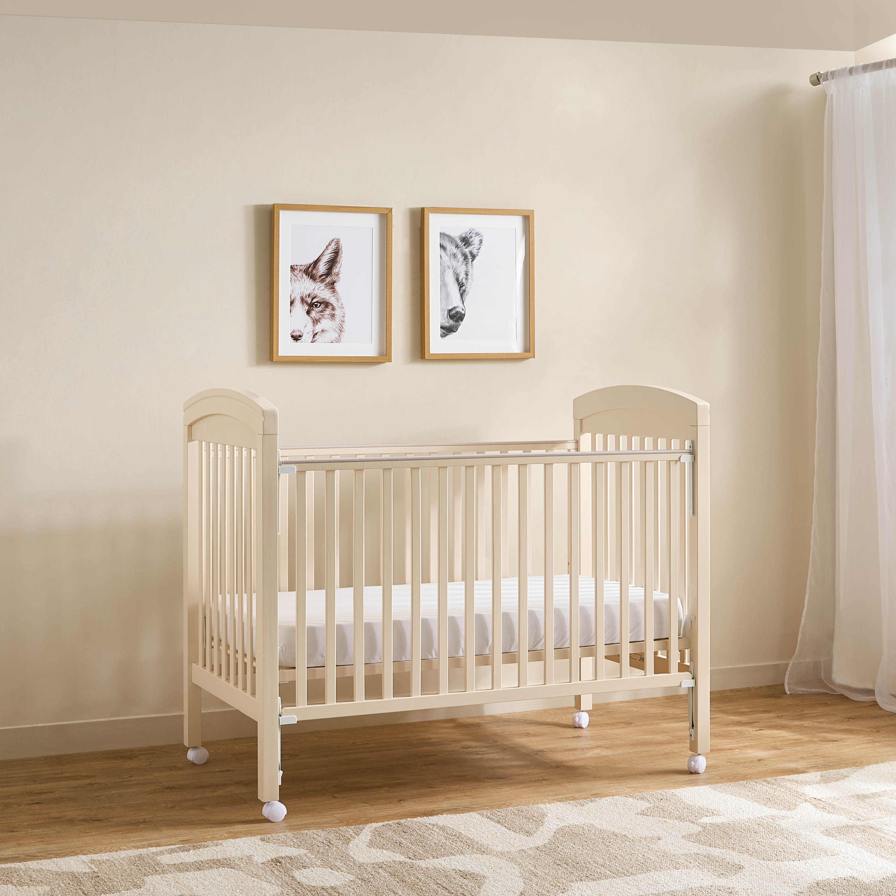 Magaret Crib with Adjustable Height (Up to 3 years)-baby-nursery-furniture-cribsandbeds-babycribs-image-3