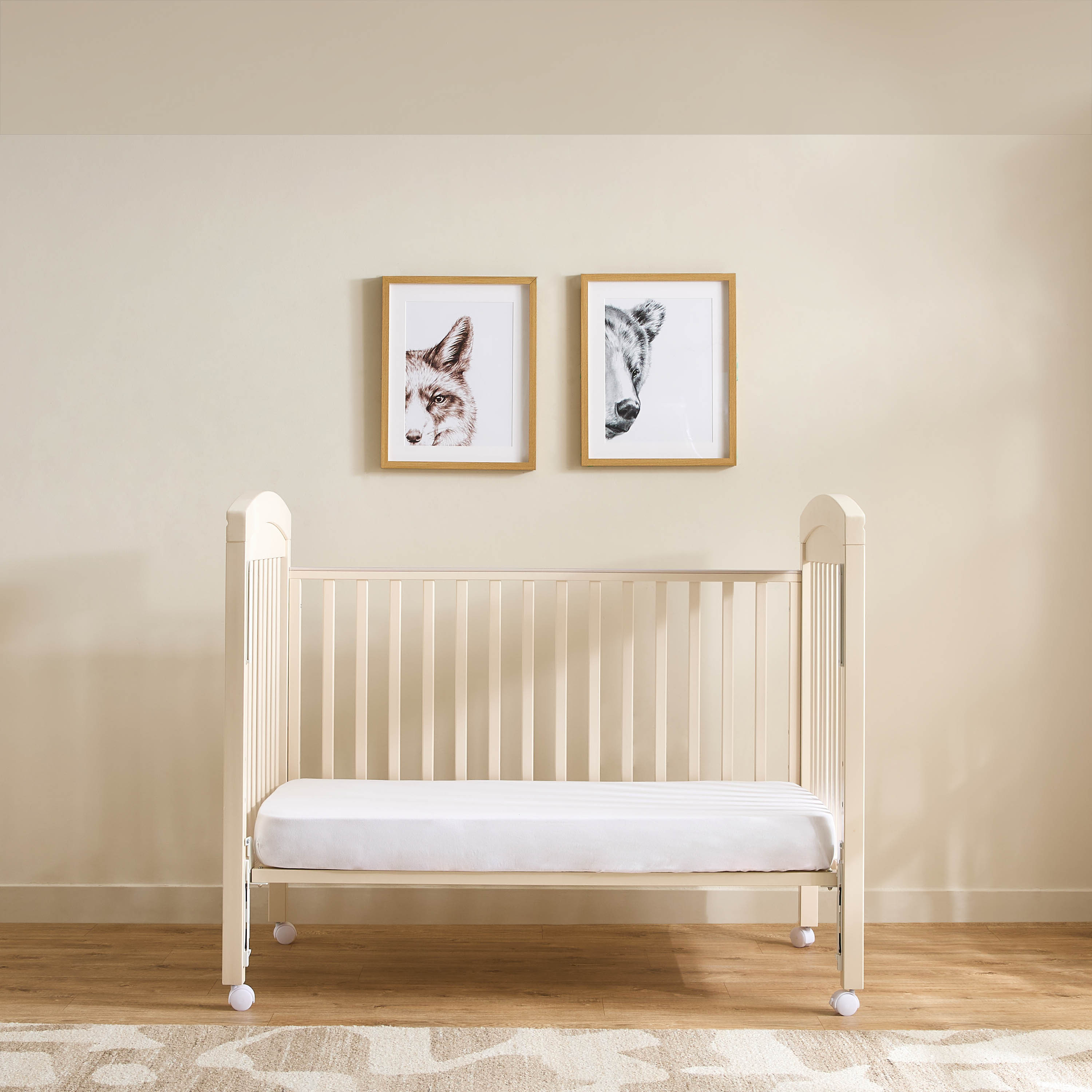 Magaret Crib with Adjustable Height (Up to 3 years)-baby-nursery-furniture-cribsandbeds-babycribs-image-9