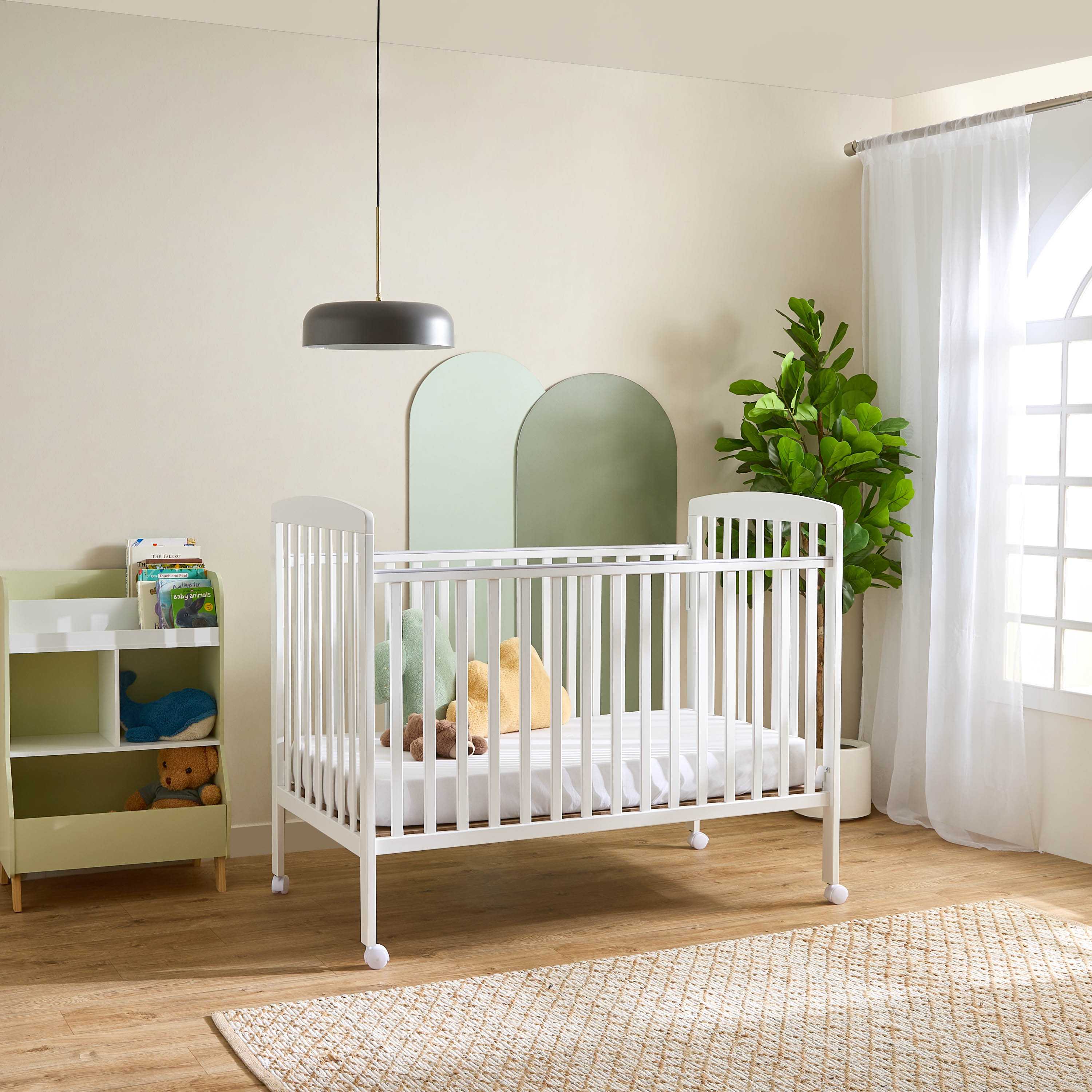 سرير أطفال بجانب منسدل وعجلات قابلة للقفل كيسي من جونيورز-baby-nursery-furniture-cribsandbeds-babycribs-image-10