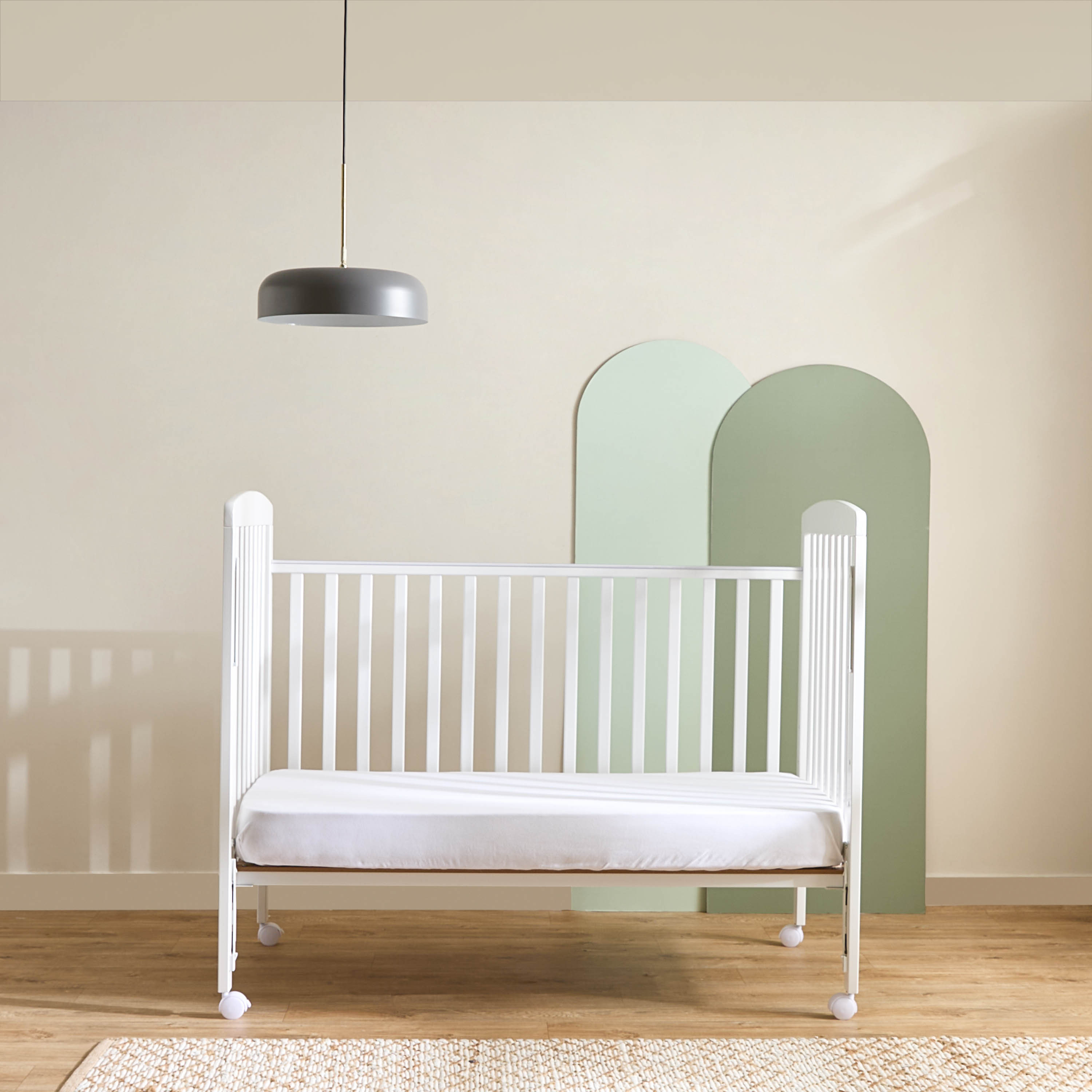 سرير أطفال بجانب منسدل وعجلات قابلة للقفل كيسي من جونيورز-baby-nursery-furniture-cribsandbeds-babycribs-image-6