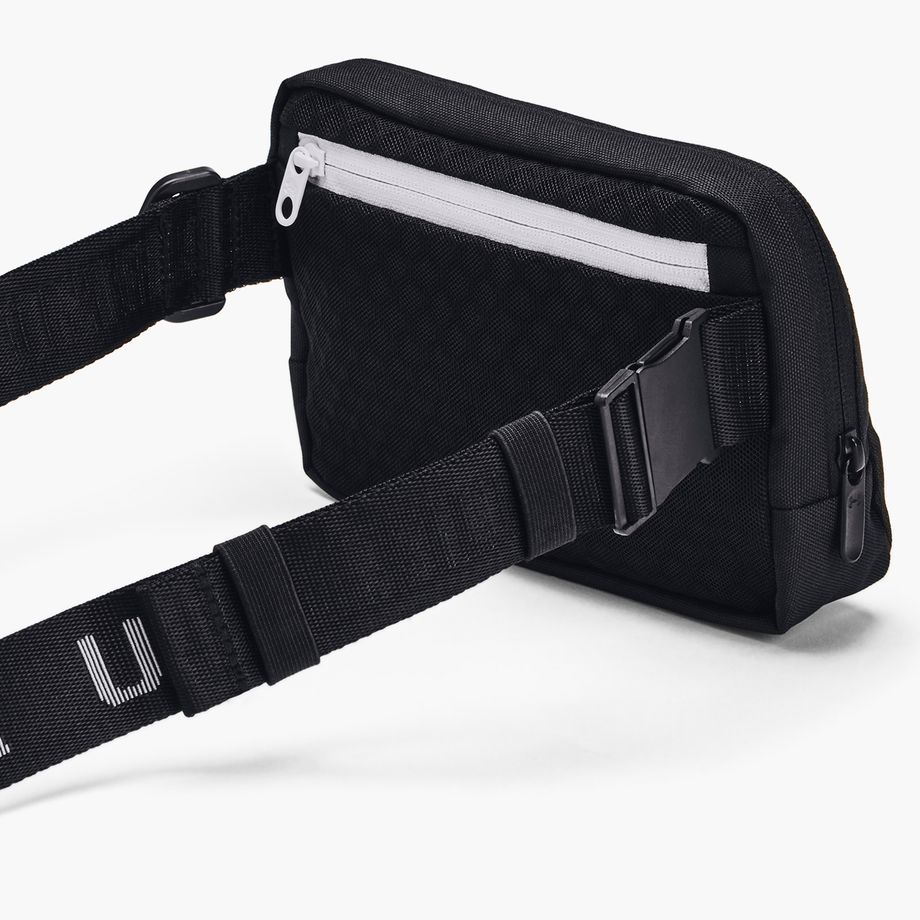 Under Armour Loudon Waist Bag Crossbody 1378418 | OE-sports-women-accessories-image-2