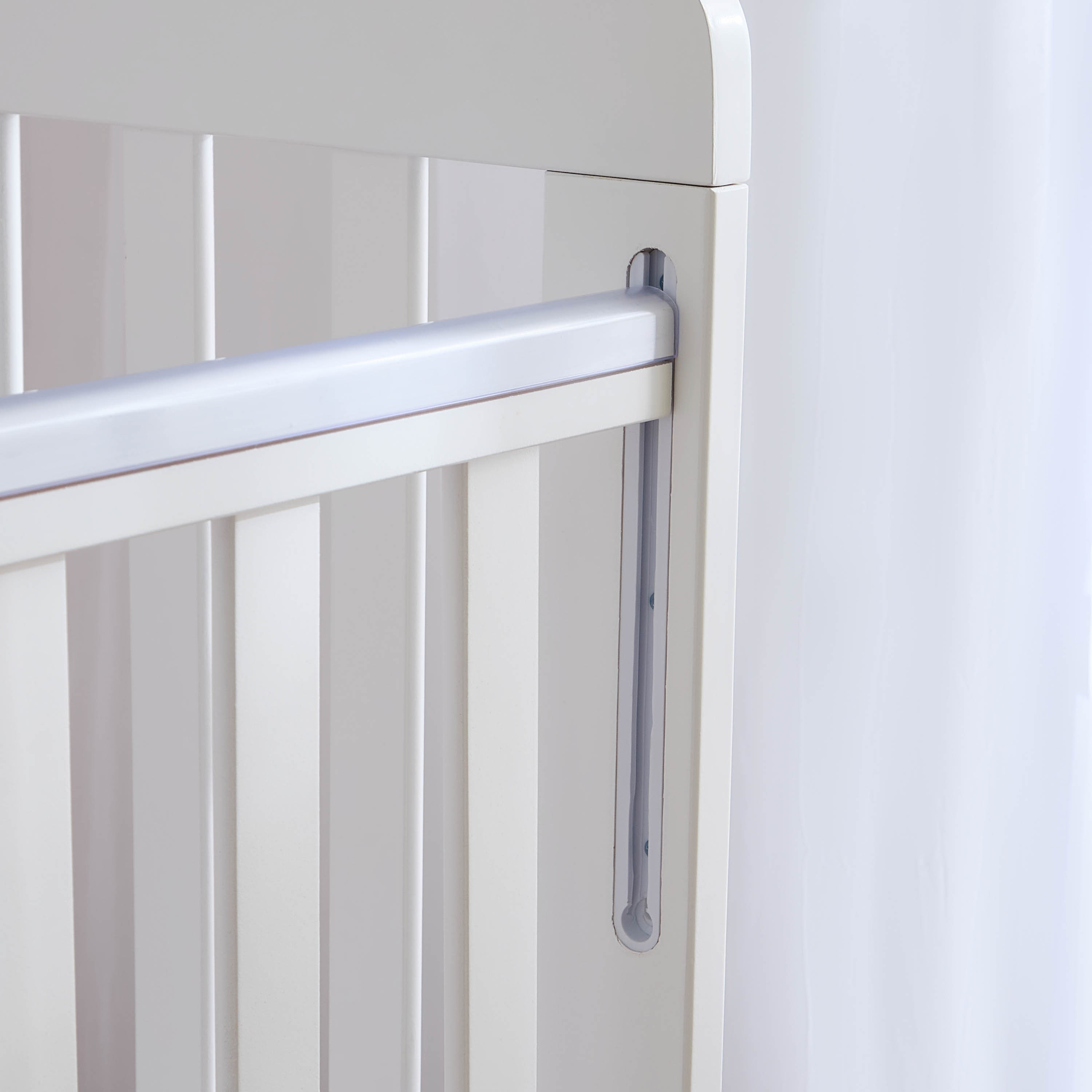 سرير أطفال بجانب منسدل من ليتل بلومرز - 70x130 سم-baby-nursery-furniture-cribsandbeds-babycribs-image-3