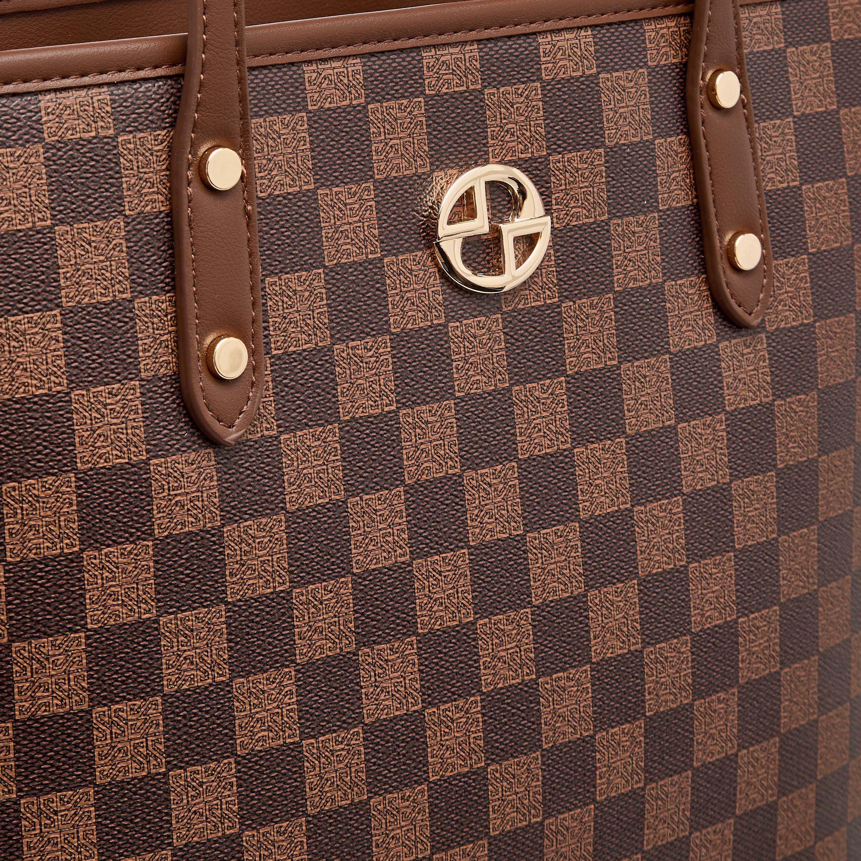 شنطة توت بمقابض مزدوجة وسحاب إغلاق وطبعات مونوجرام من ساشا-women-bagsandwallets-handbags-image-5