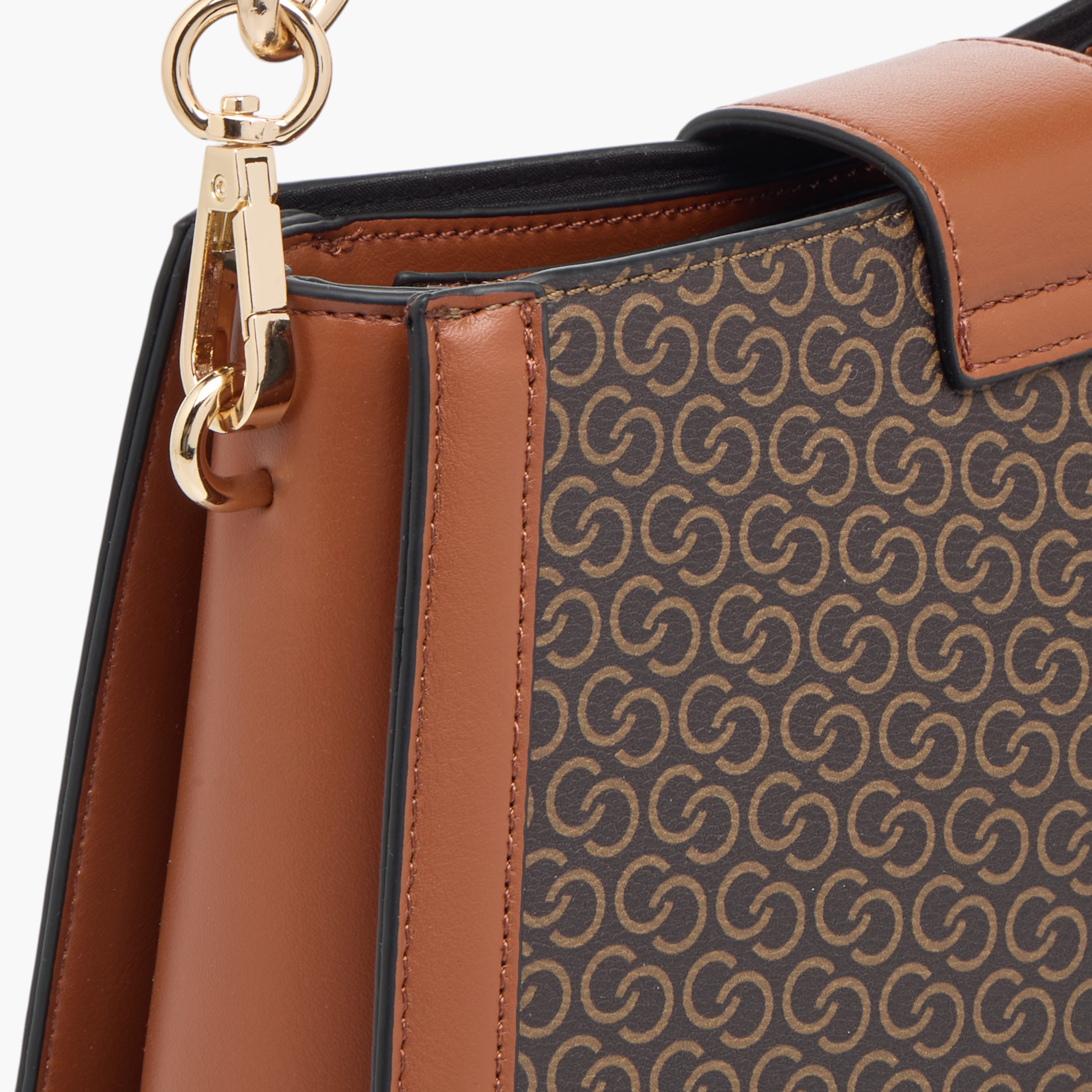 شنطة كتف بحزام سلسلة وسحاب إغلاق وطبعات مونوجرام من سيليست-women-bagsandwallets-handbags-image-6