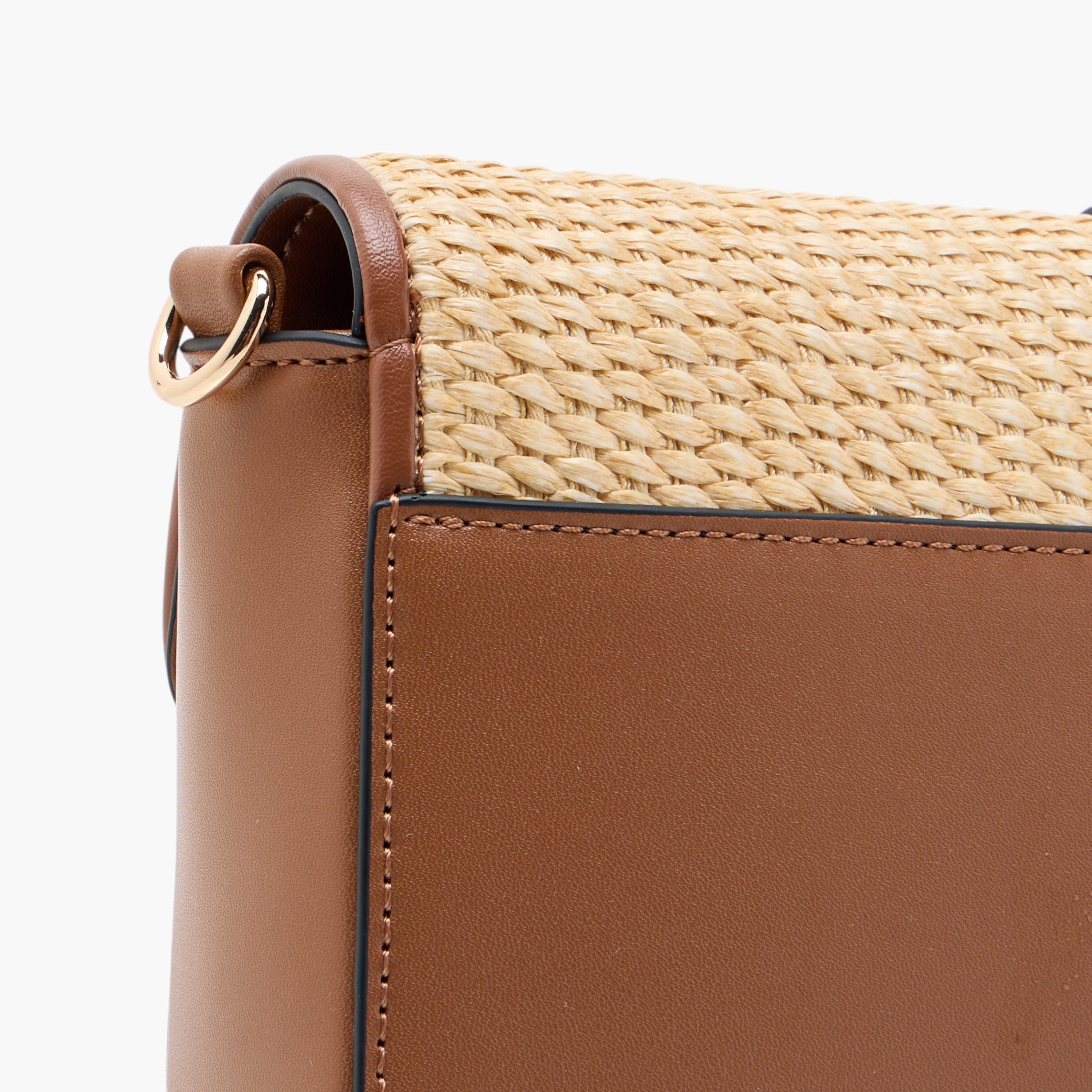 شنطة كروس بودي بارزة الملمس بحزام سلسلة وزر إغلاق من إيل-women-bagsandwallets-handbags-image-6