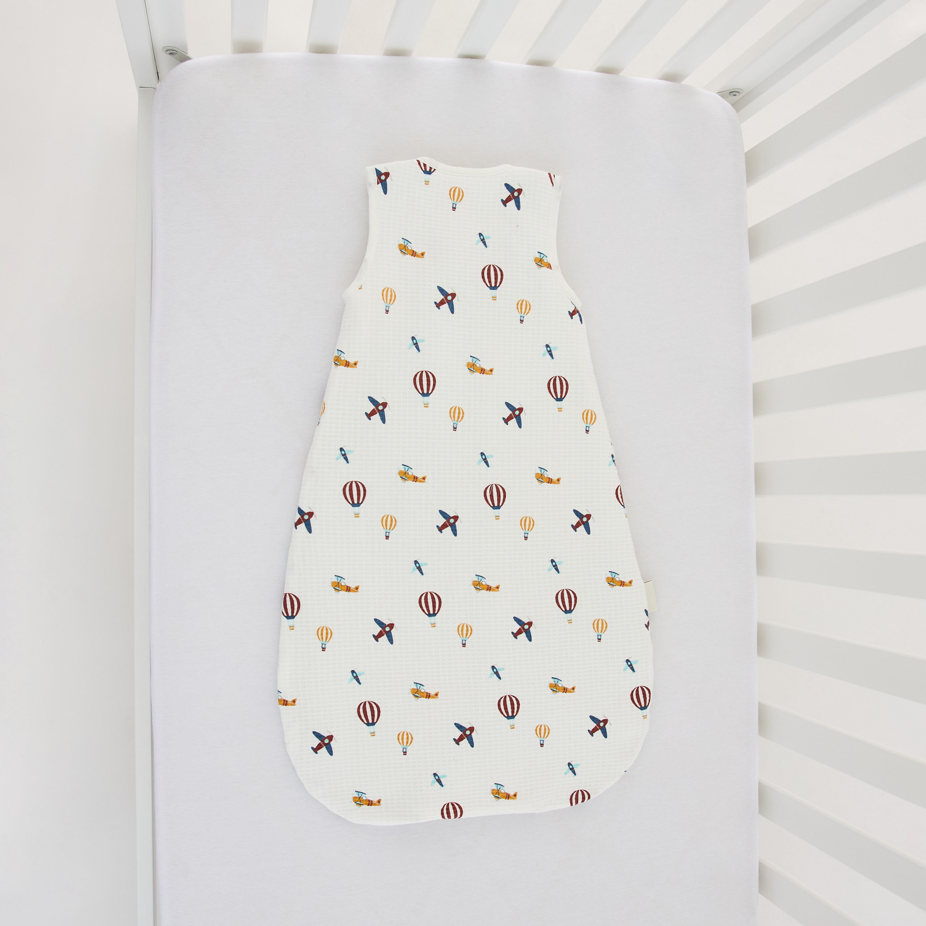 شنطة نوم بطبعات المستكشف الصغير ووافل بارز الملمس من جونيورز-baby-nursery-blanketsandswaddles-swaddlesandsleepingbags-image-3