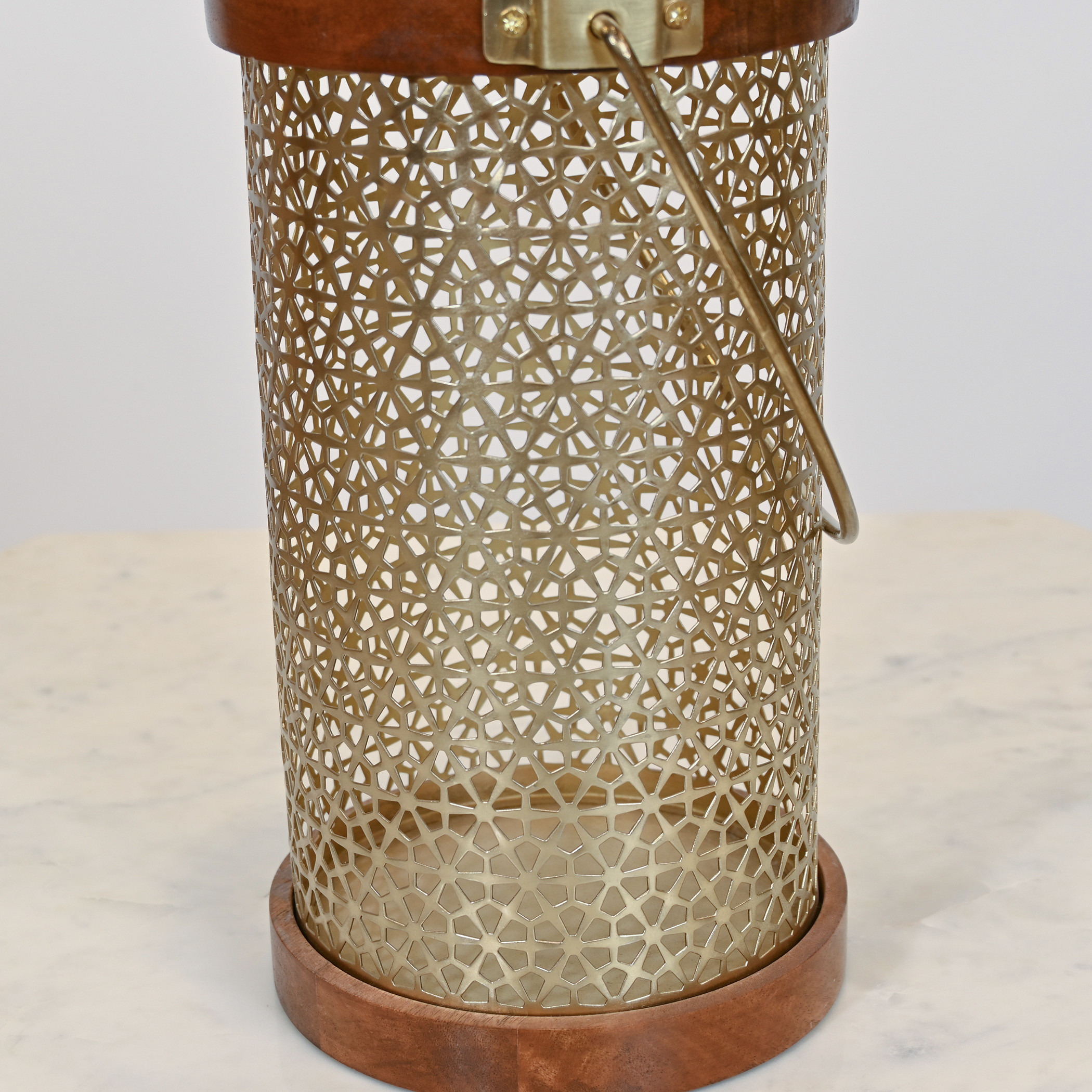 فانوس أسطواني بتفاصيل مفرغة من هوم كارفينج - 33 سم-household-decor-candleholdersandlanterns-image-4