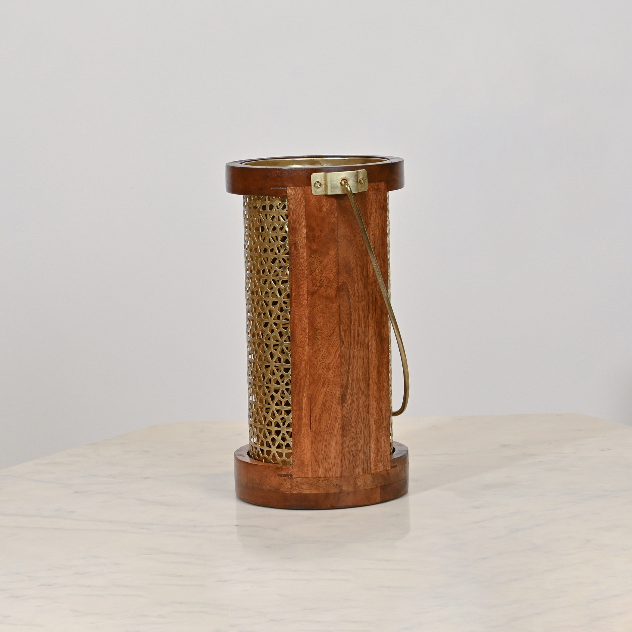 فانوس أسطواني بتفاصيل مفرّغة وخشبية من هوم كارفينج - 16x30 سم-household-decor-candleholdersandlanterns-image-3